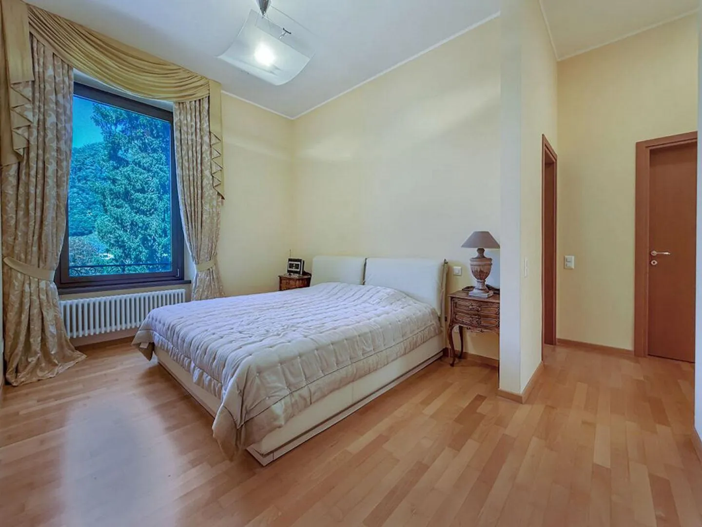 Luxuriöse 4,5-Zimmer-Wohnung mit atemberaubendem Seeblick - Foto 5 von 8