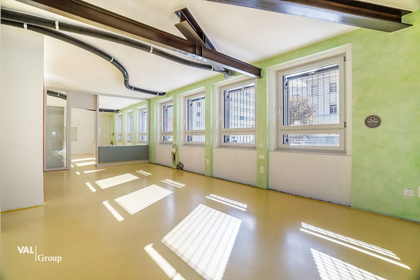 Spazio ufficio in una posizione centrale - Foto 2 di 16