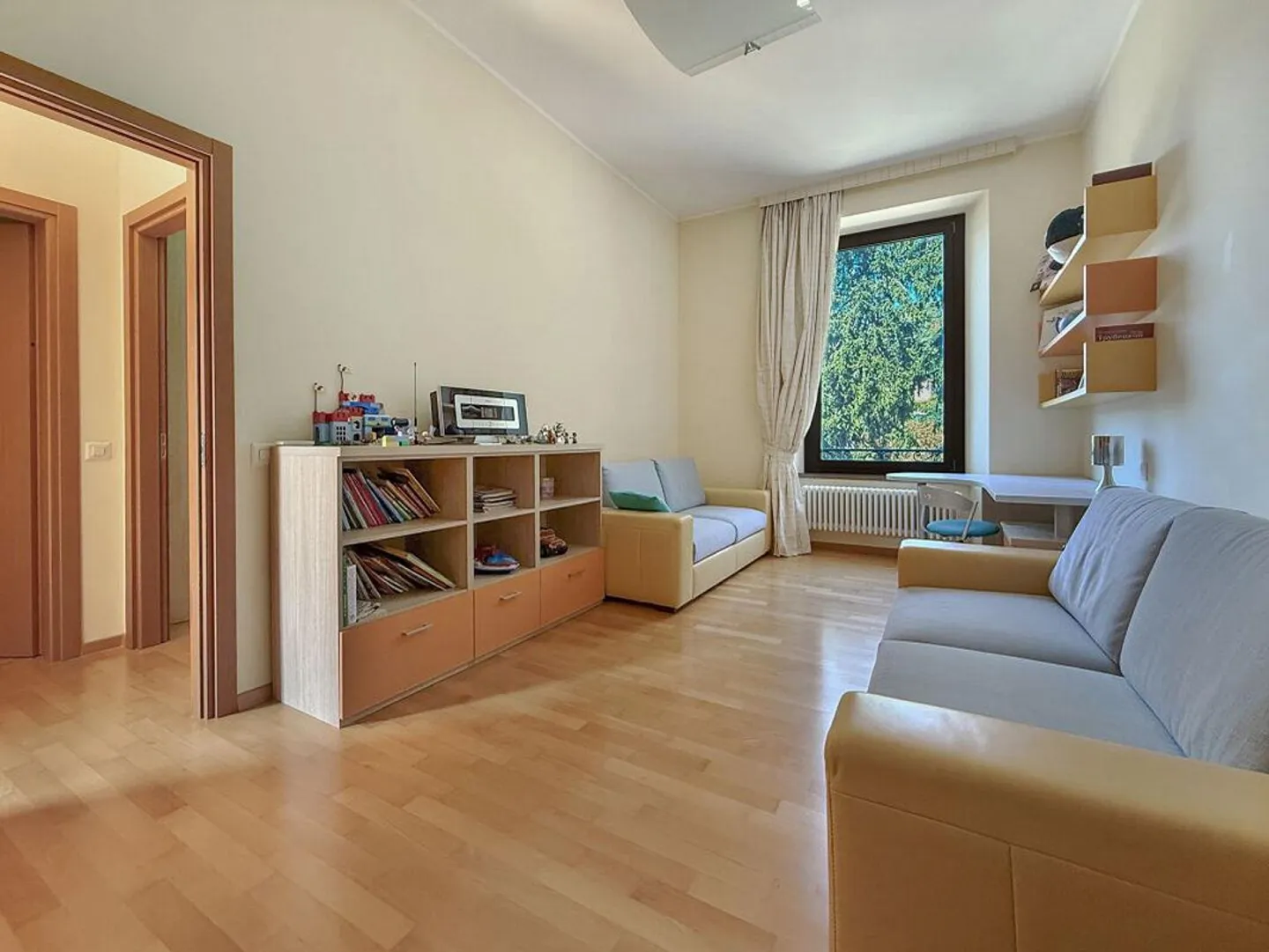 Luxuriöse 4,5-Zimmer-Wohnung mit atemberaubendem Seeblick - Foto 7 von 8