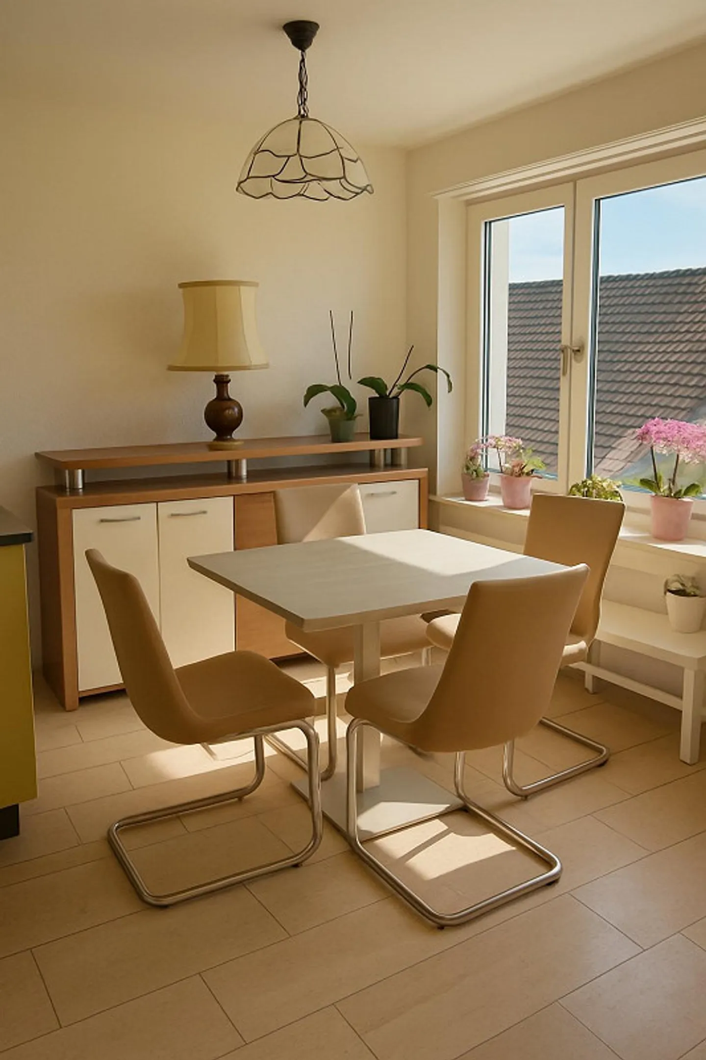 Appartement rénové de 3,5 pièces avec place de parking - Photo 3 sur 10