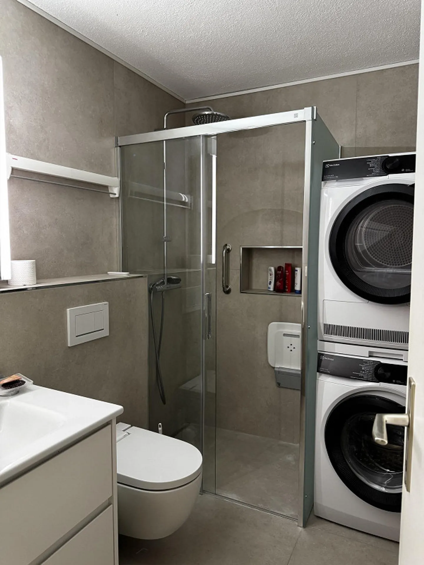 Appartement rénové de 3,5 pièces avec place de parking - Photo 9 sur 10