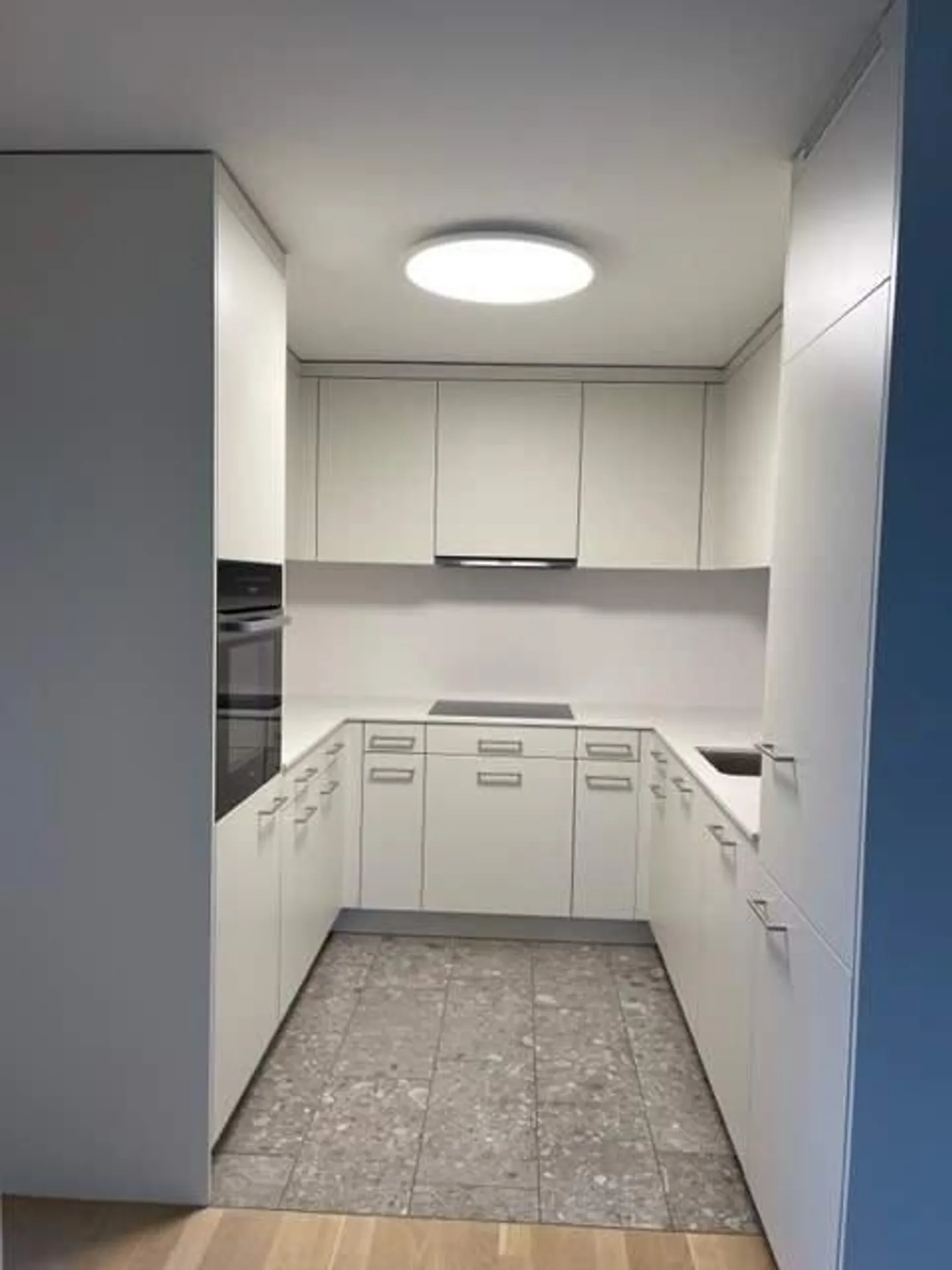 Appartamento luminoso in posizione centrale a Seuzach - Foto 2 di 6