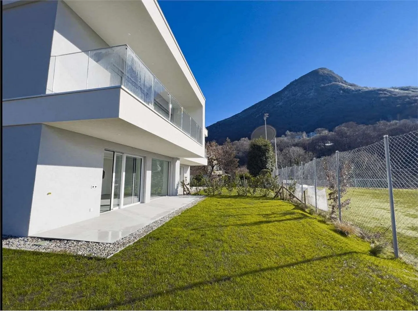 «Neue Zwillingsvilla mitten im Grünen» - Foto 2 von 13