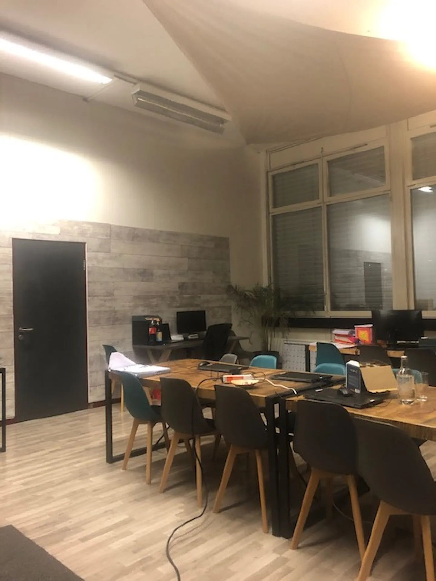 Atelier à louer - Photo 4 sur 12