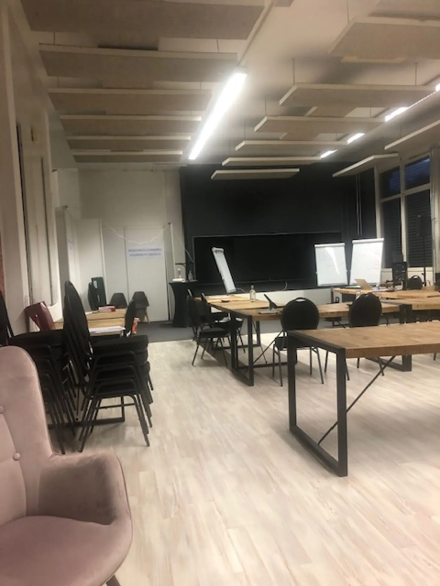 Atelier à louer - Photo 5 sur 12