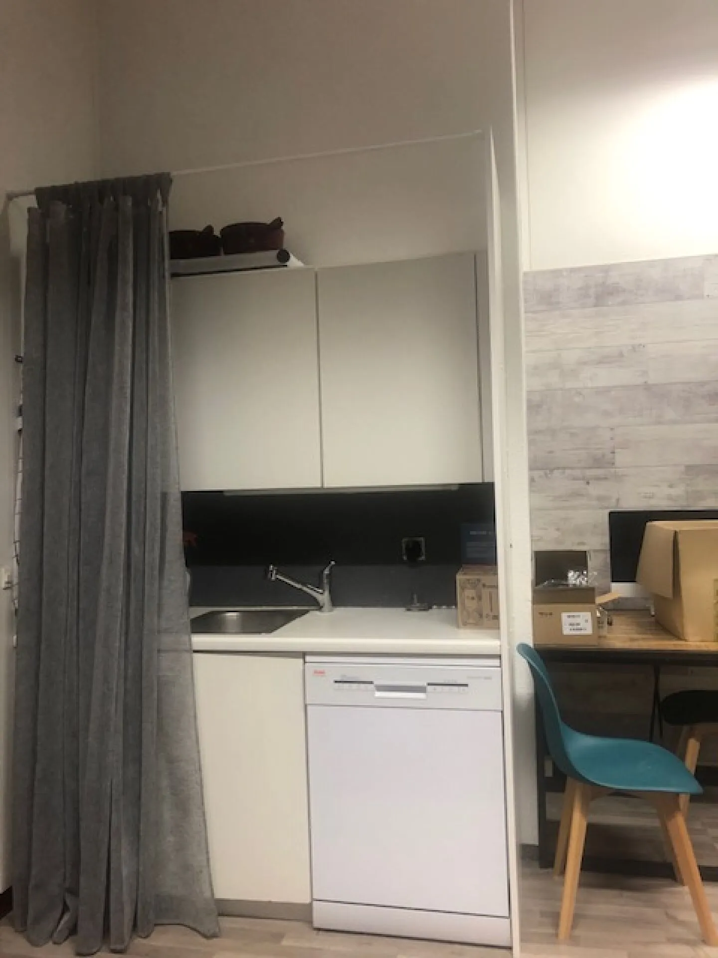 Atelier à louer - Photo 9 sur 12