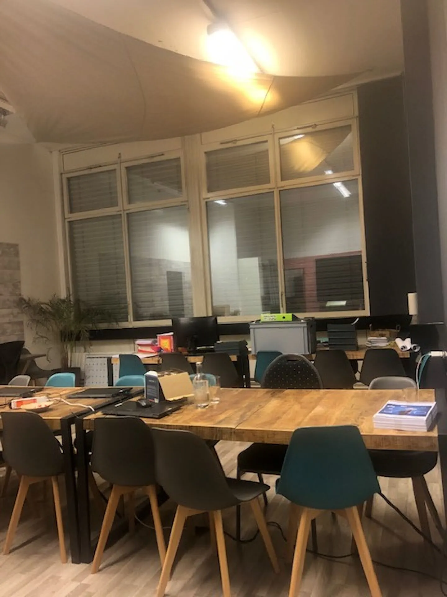 Atelier à louer - Photo 10 sur 12