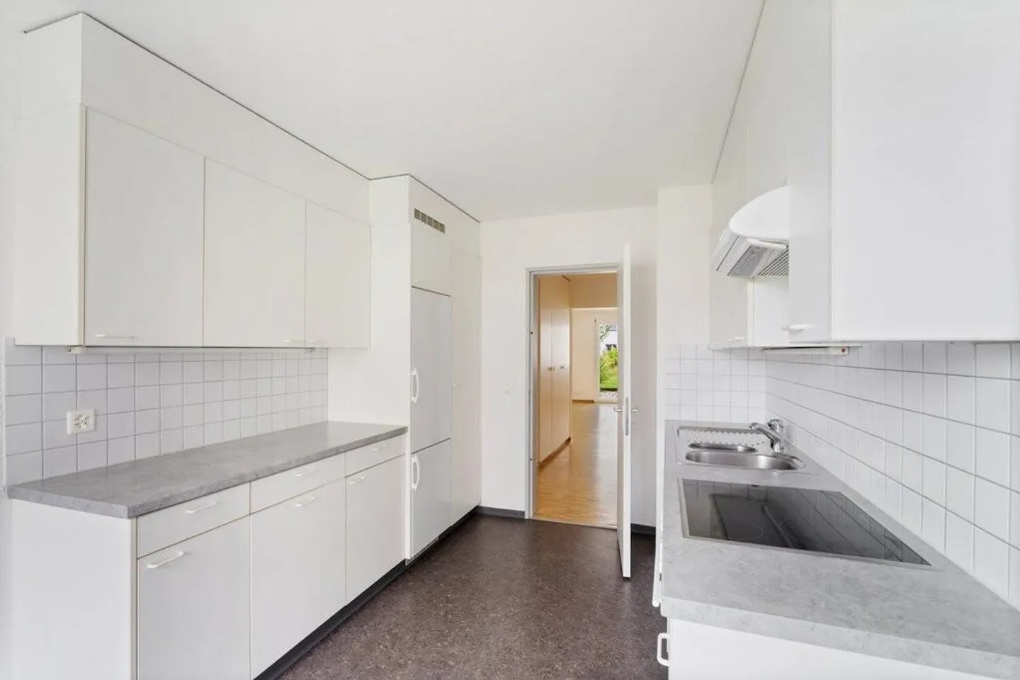 Grosszügige Erdgeschoss-Wohnung - Foto 3 von 12