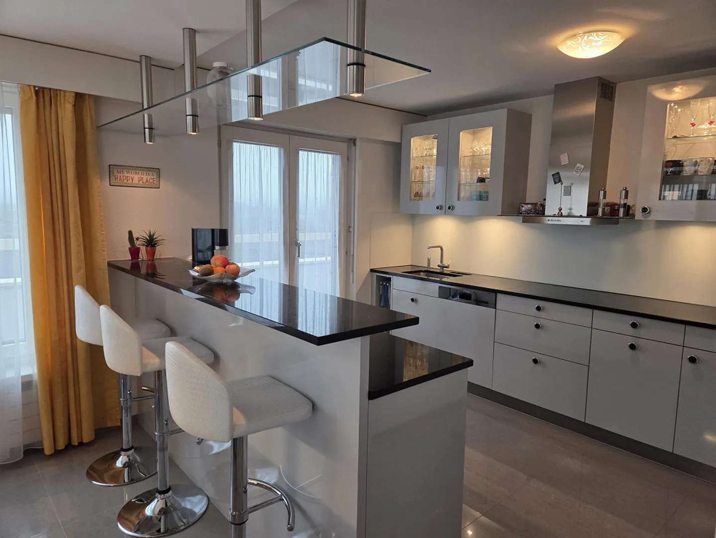 Attico con grande terrazza nel cuore di Wettingen - Foto 2 di 9