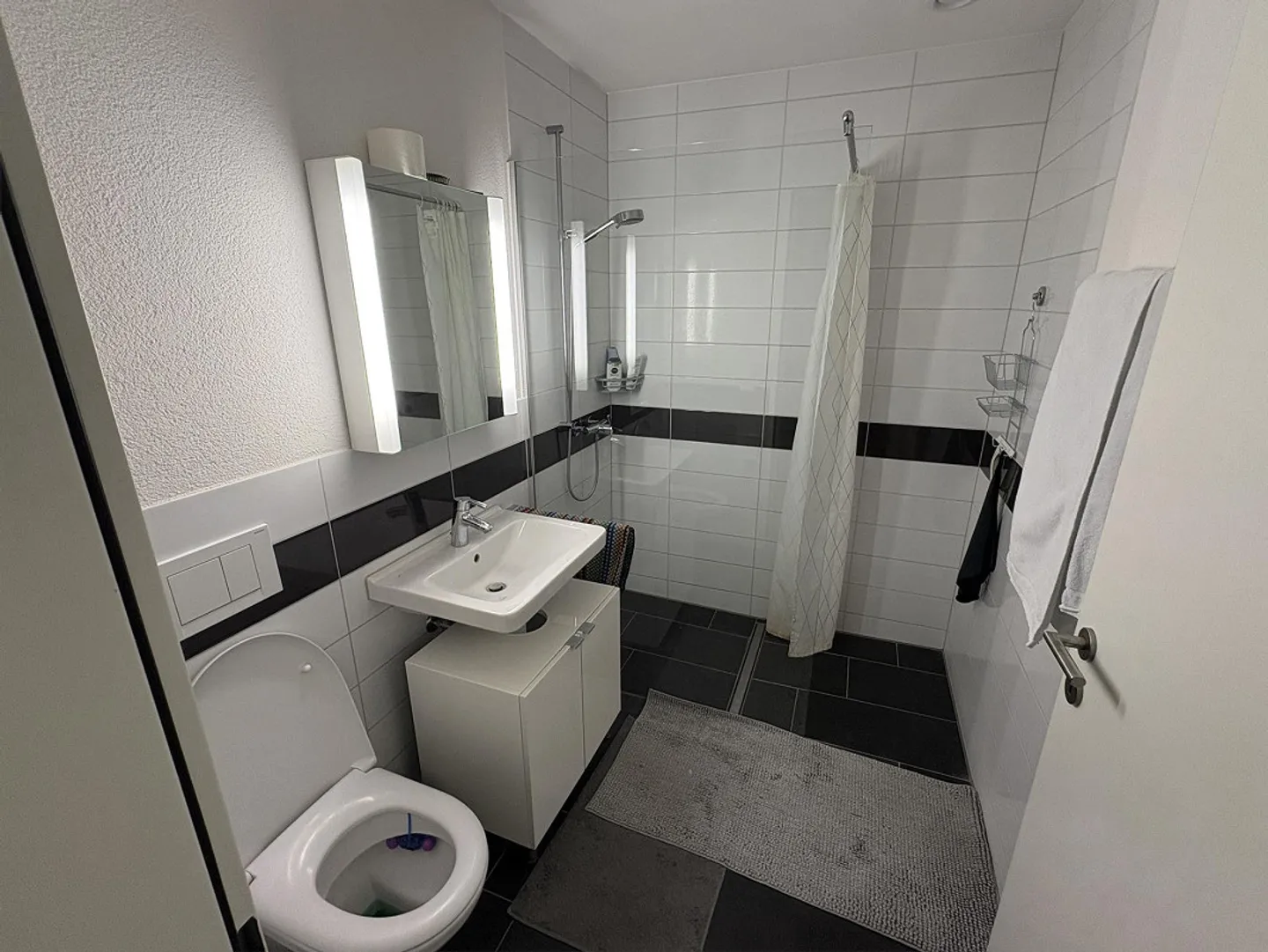 Ottimo appartamento con standard elevati per esigenti con stile e fascino! - Foto 16 di 23
