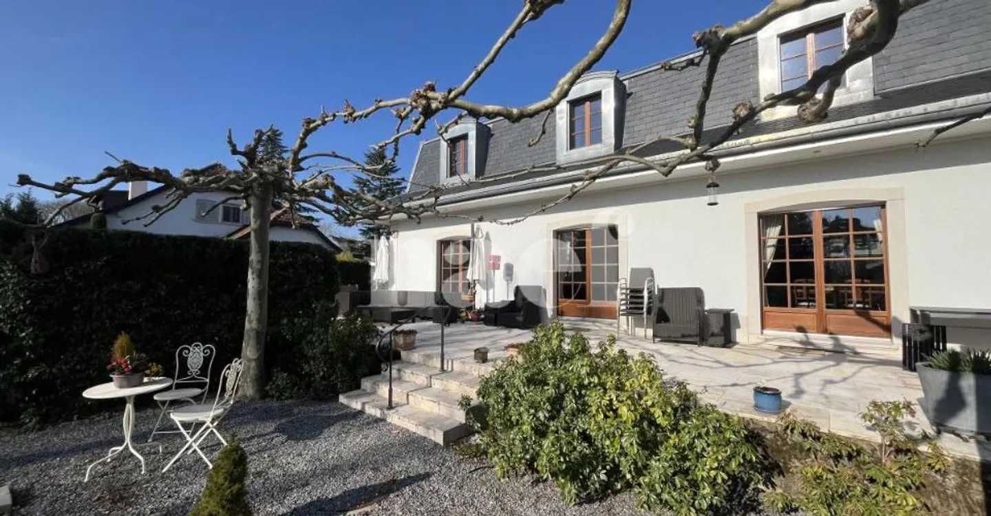 Magnifique villa avec jardin et jacuzzi - Photo 1 sur 12