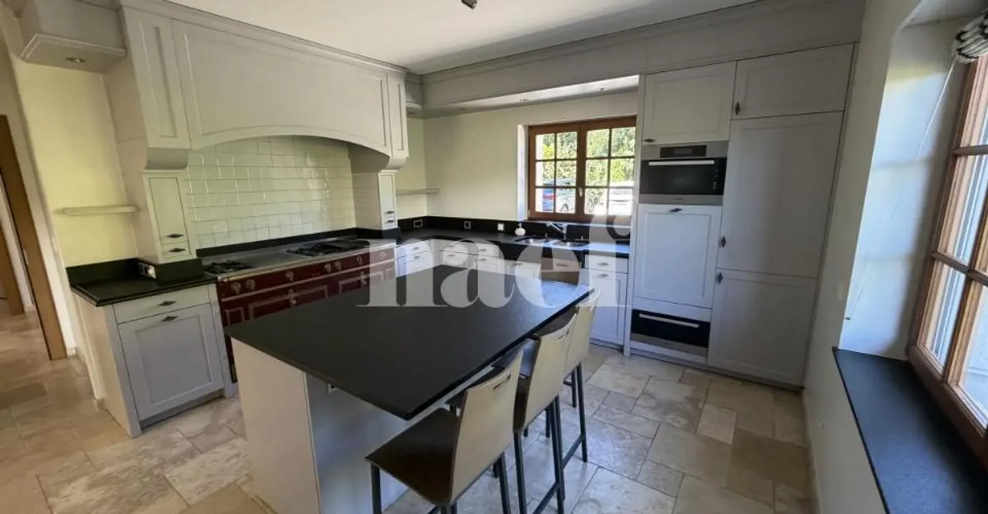 Magnifique villa avec jardin et jacuzzi - Photo 3 sur 12
