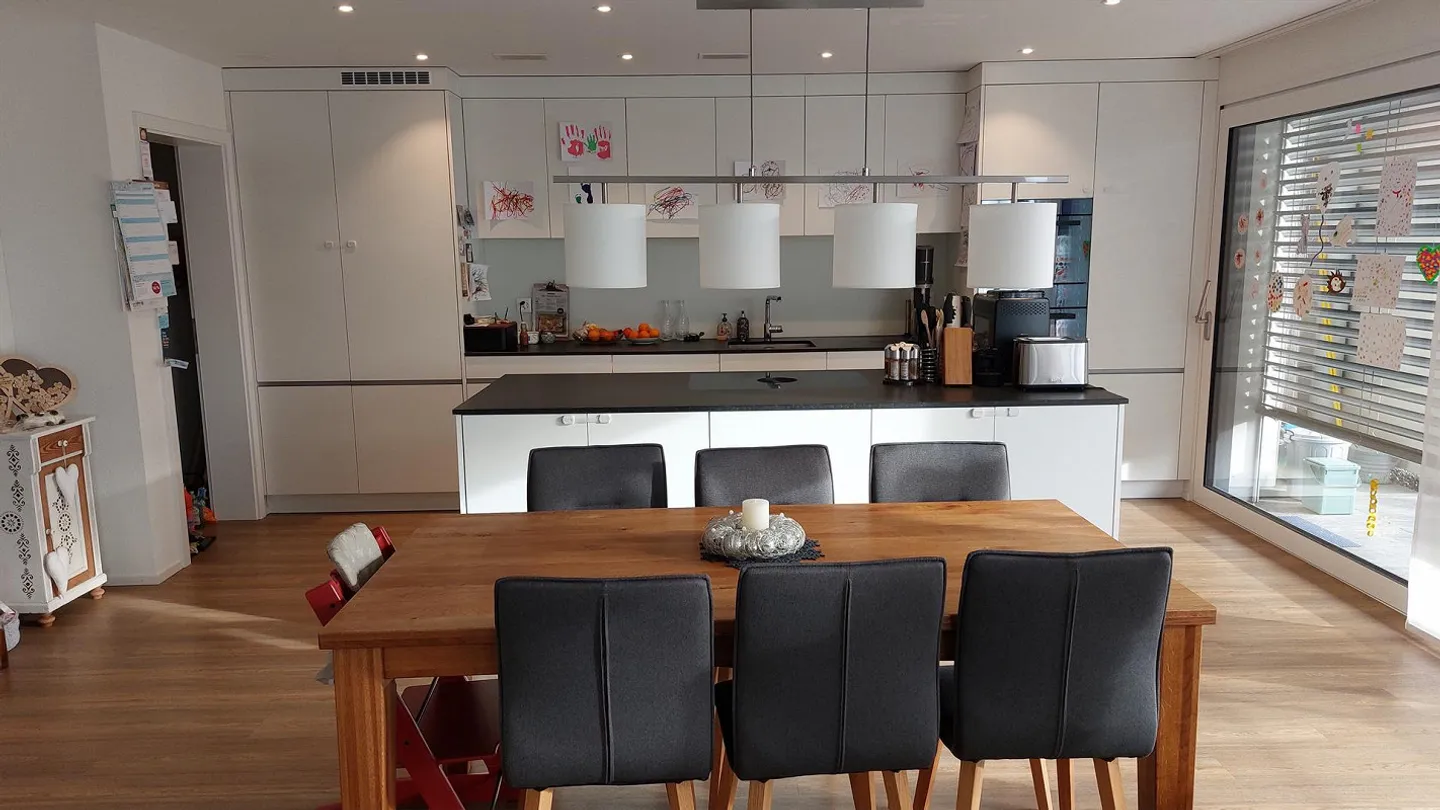 moderne 4.5 Zimmer KLIMA-KOMFORT-WHG im Erdgeschoss - Foto 2 von 7