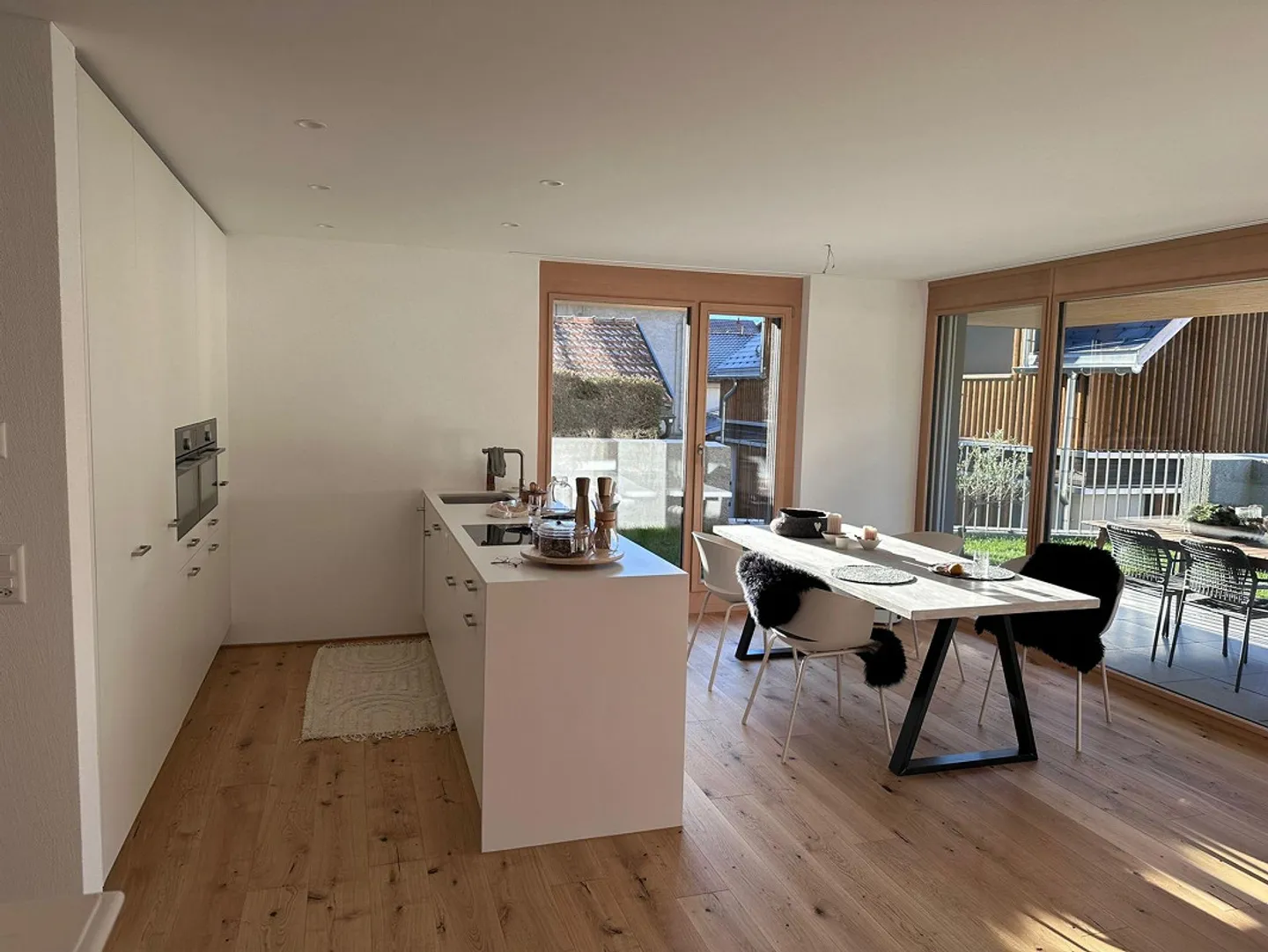 Appartement de jardin 3.5 pièces ensoleillé à Tomils - Photo 1 sur 13