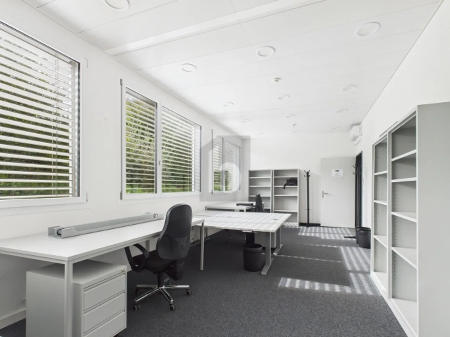 Office space for rent - Photo 3 of 6