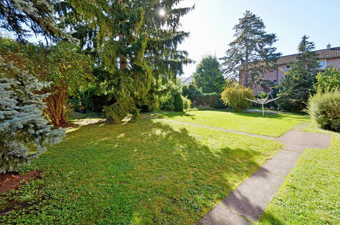 Appartamento 4.5 stanze con sezione giardino e box garage - Foto 2 di 11