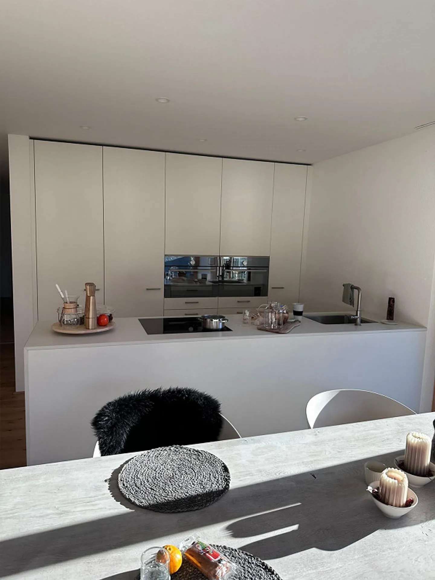 Appartement de jardin 3.5 pièces ensoleillé à Tomils - Photo 4 sur 13