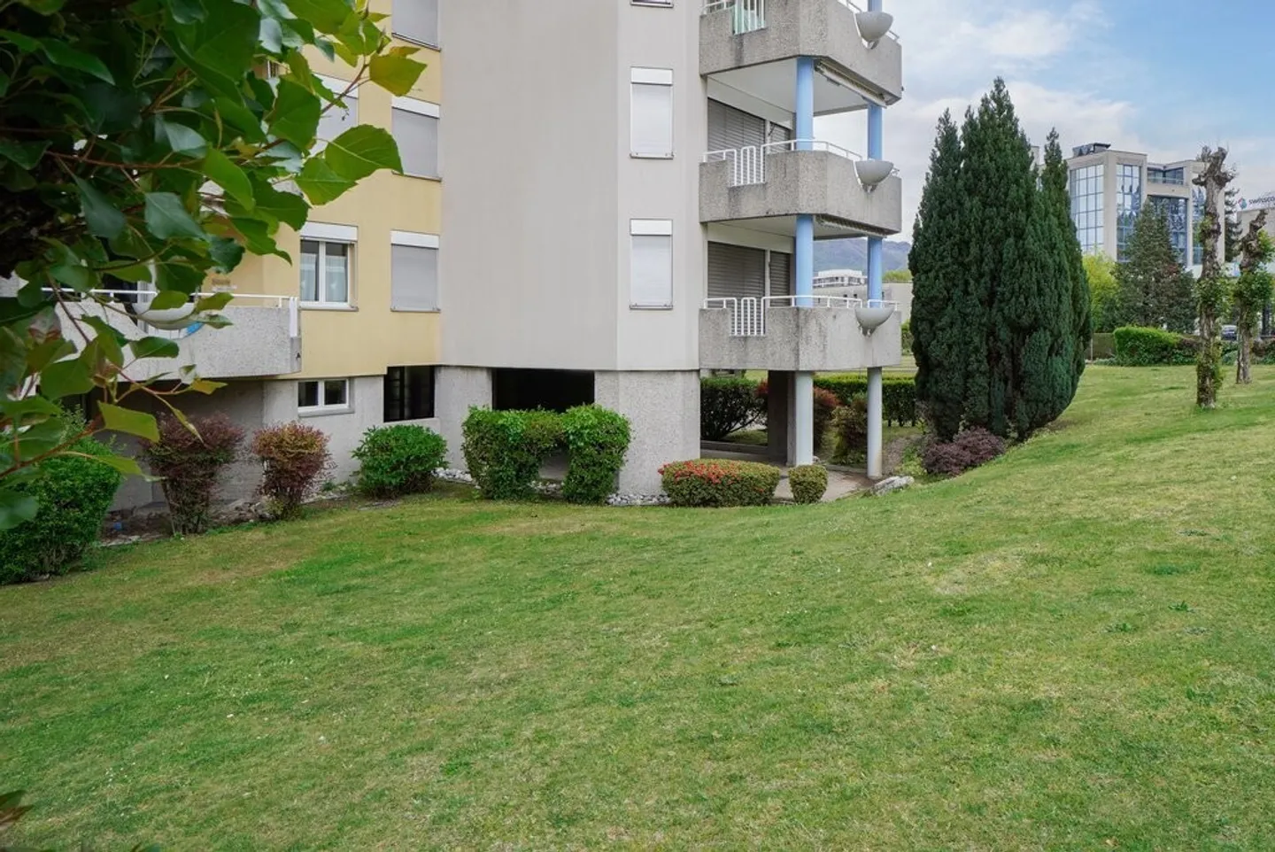 Appartement lumineux de 3,5 pièces dans un quartier bien desservi - Photo 1 sur 8