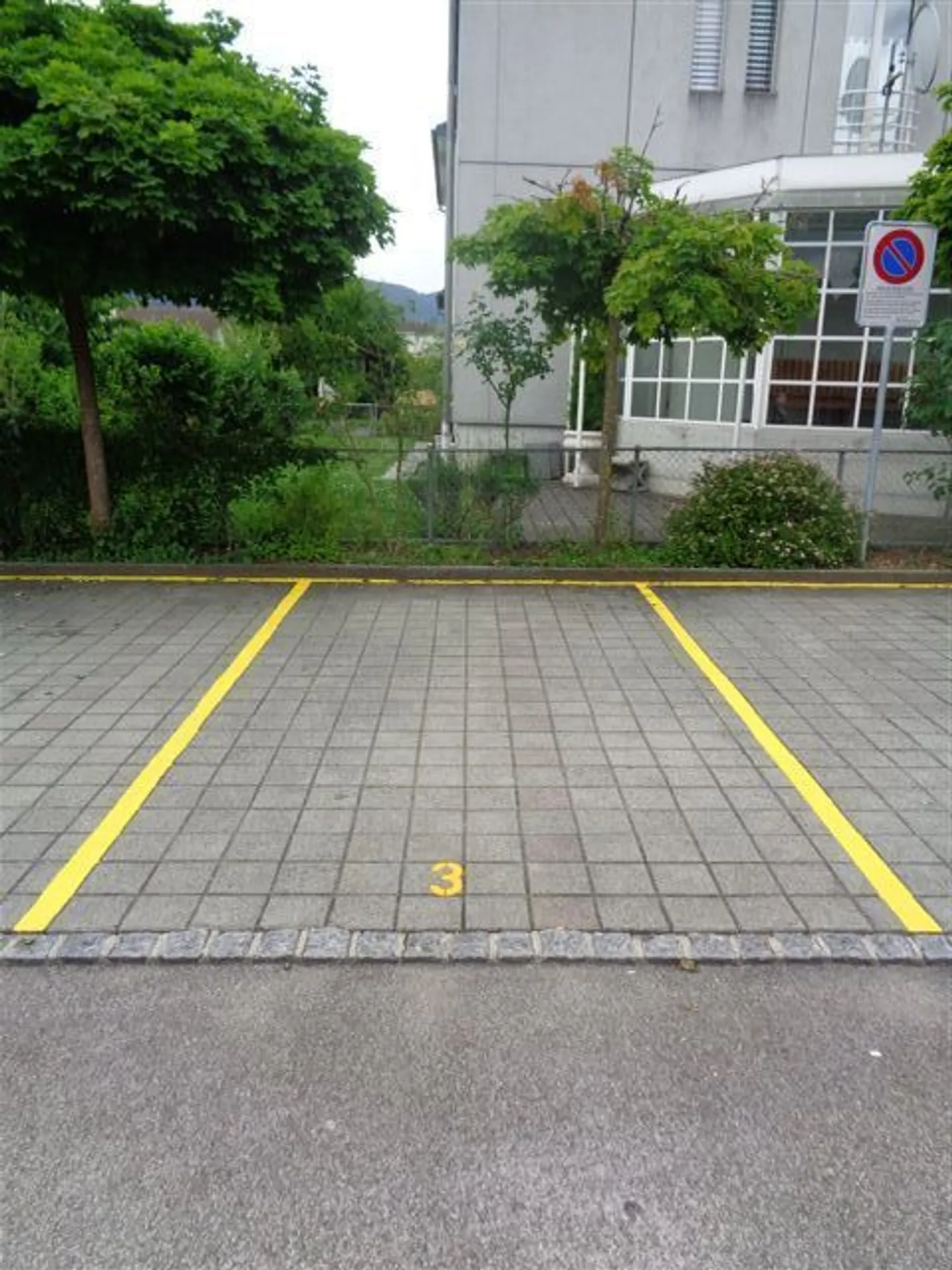 Parking extérieur - Photo 1 sur 2