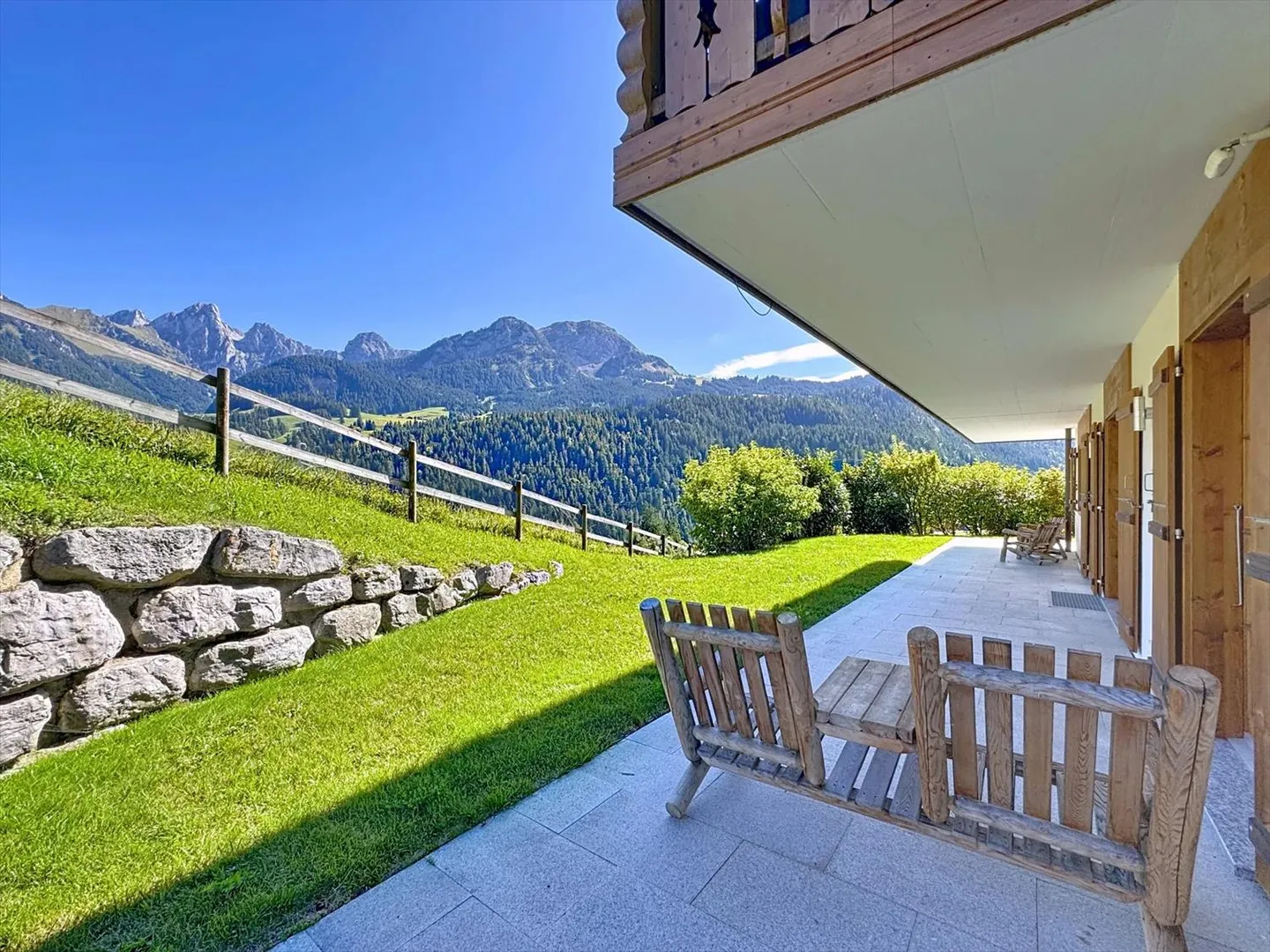 Magnifico appartamento di 4,5 locali con grande terrazza a Château-d'Oex - Foto 5 di 13