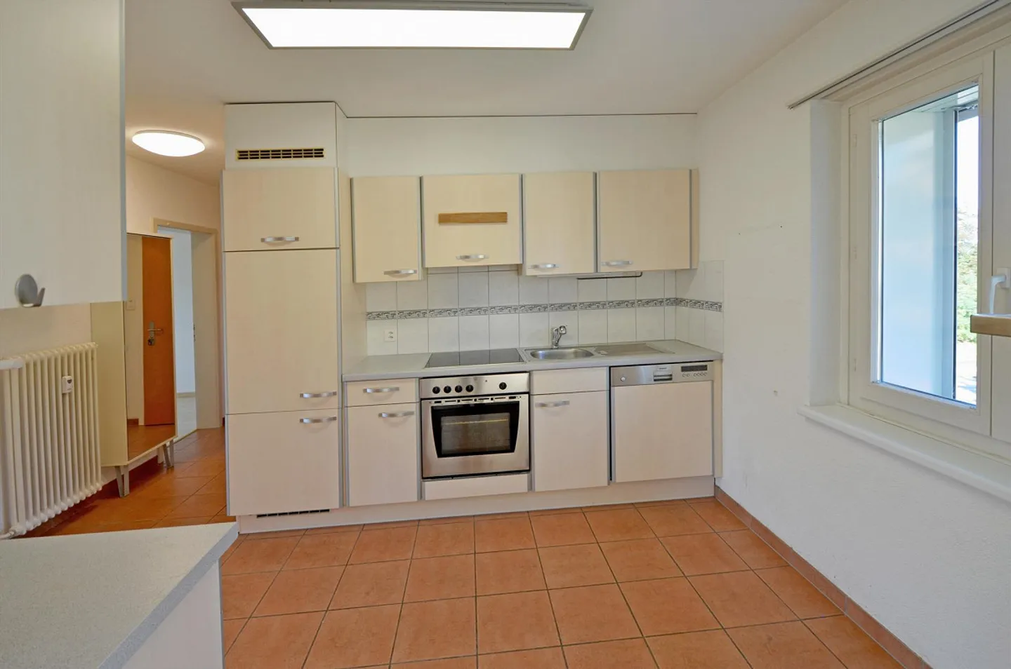 Appartamento 4.5 stanze con sezione giardino e box garage - Foto 6 di 11