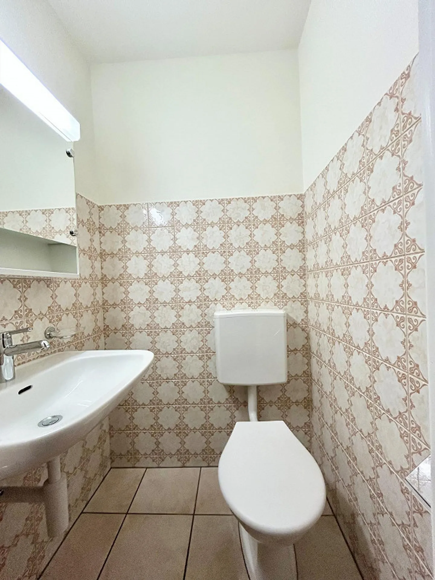 Charming 2-room apartment with balcony near the musical theater - Photo 4 of 6