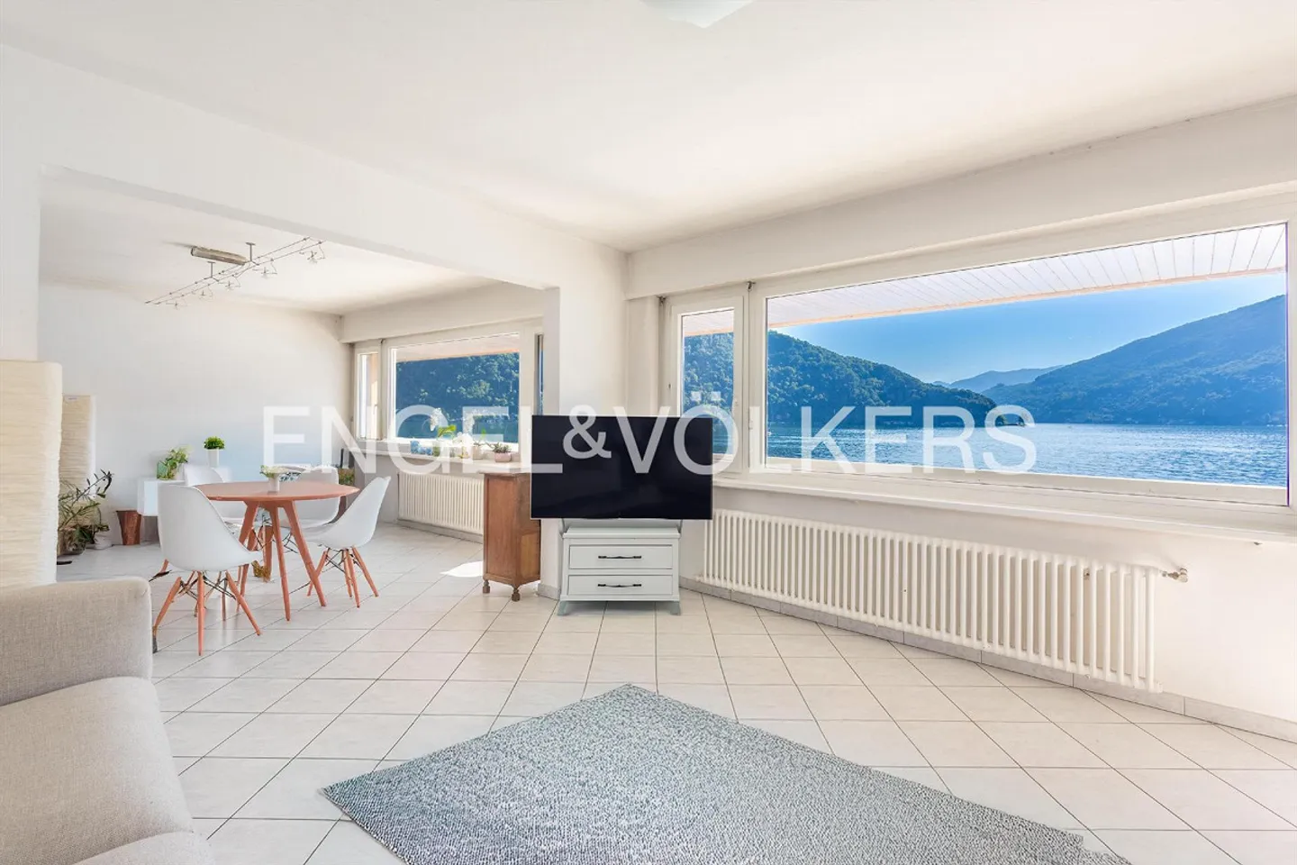 Rare Pearl with Direct Lake Access - Photo 6 of 13