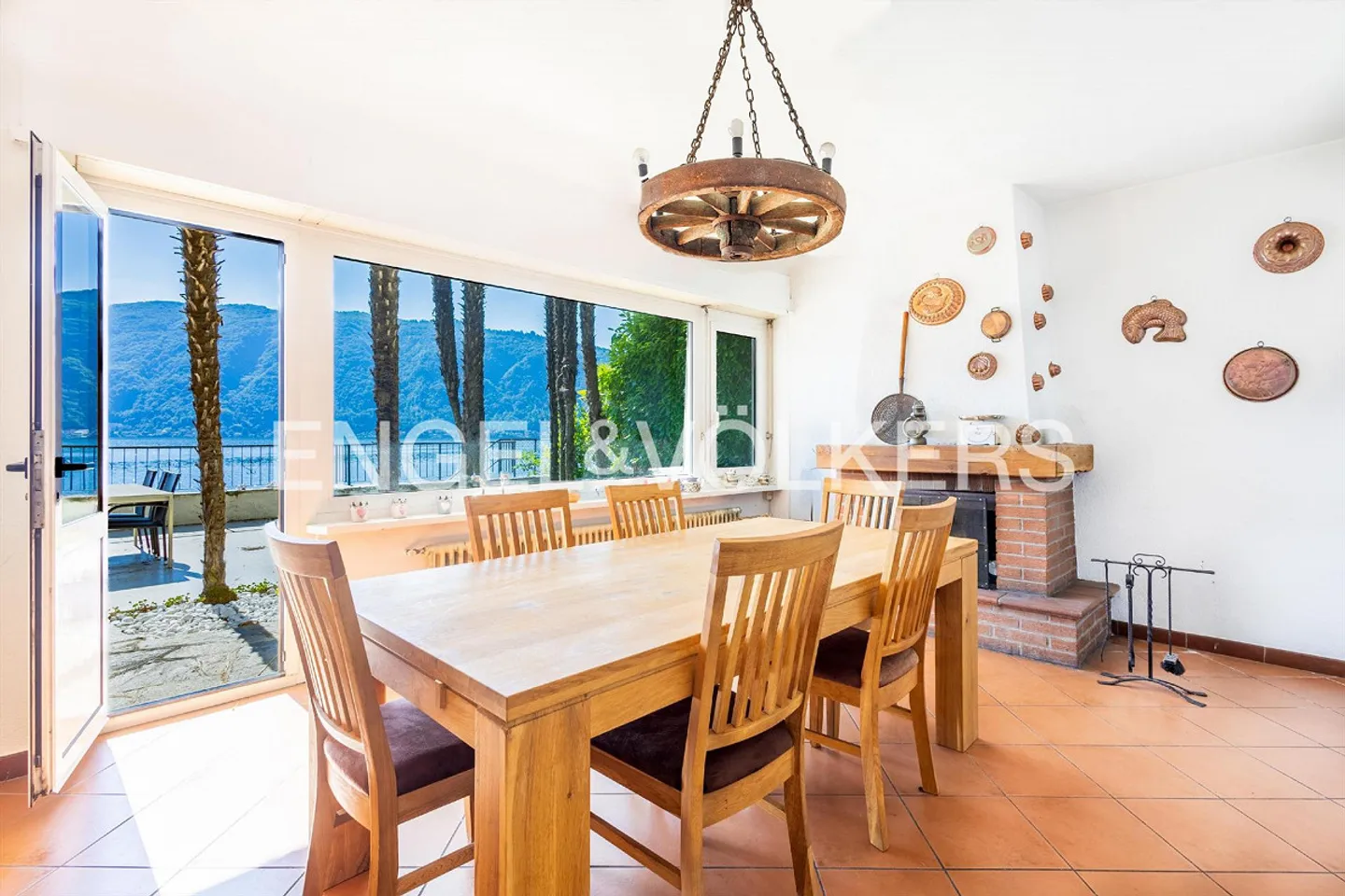 Rare Pearl with Direct Lake Access - Photo 8 of 13