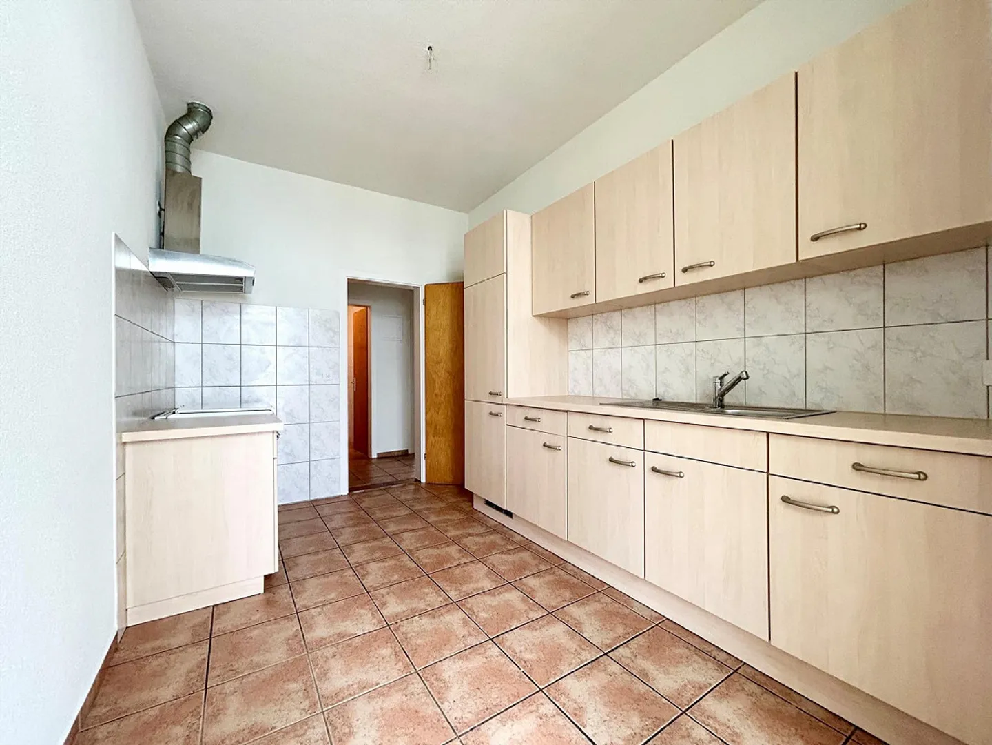 Charming 2-room apartment with balcony near the musical theater - Photo 6 of 6