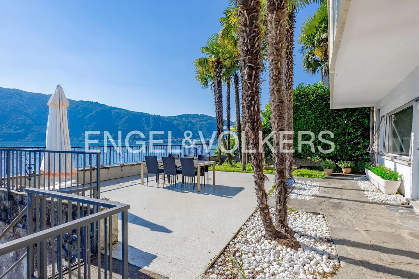 Rare Pearl with Direct Lake Access - Photo 9 of 13