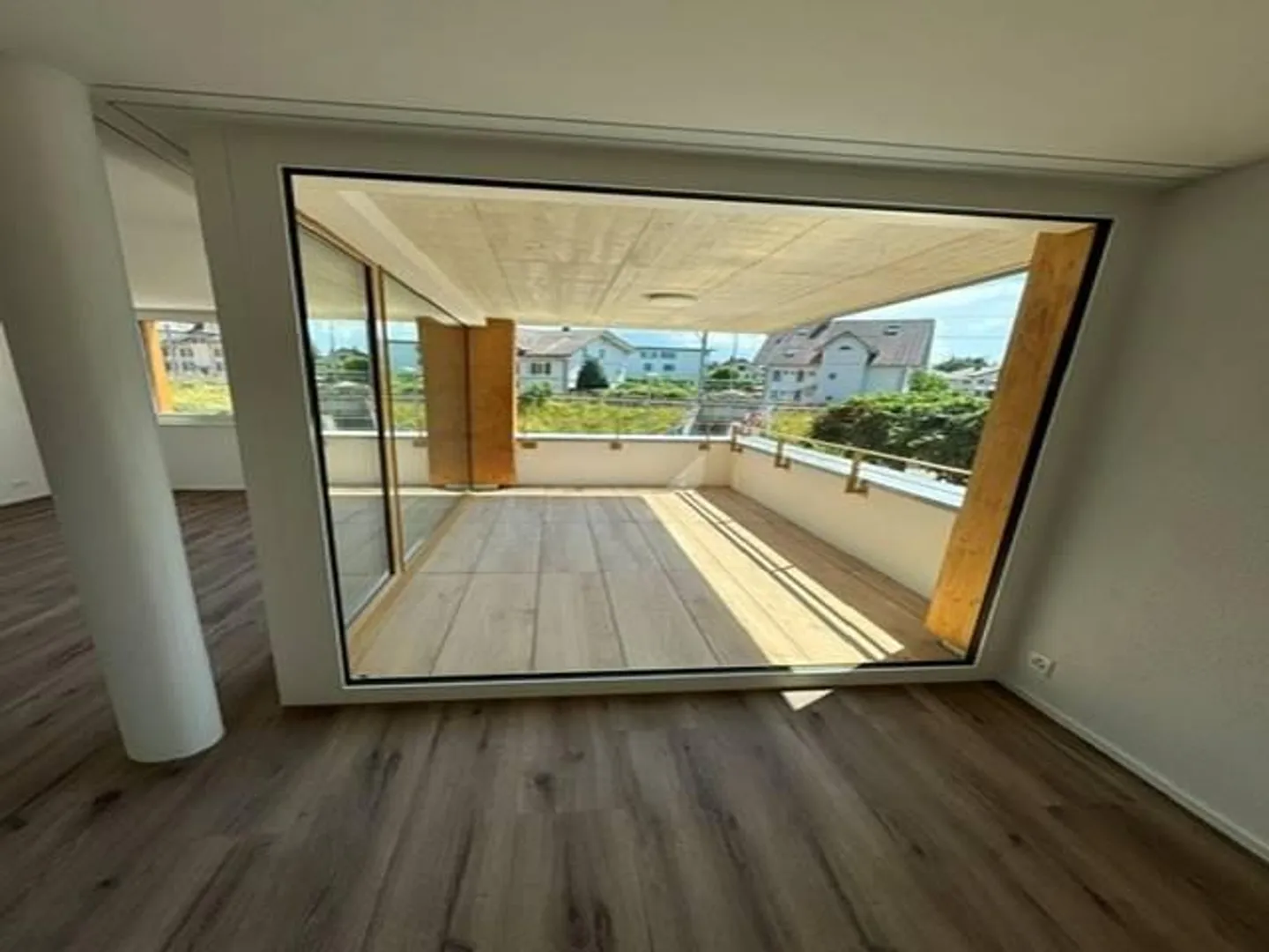 Charmant appartement de 3.5 pièces 1er étage à Huttwil - Nouvelle construction première occupation - Photo 2 sur 10