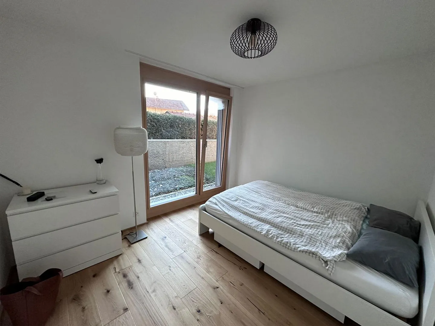 Appartement de jardin 3.5 pièces ensoleillé à Tomils - Photo 8 sur 13