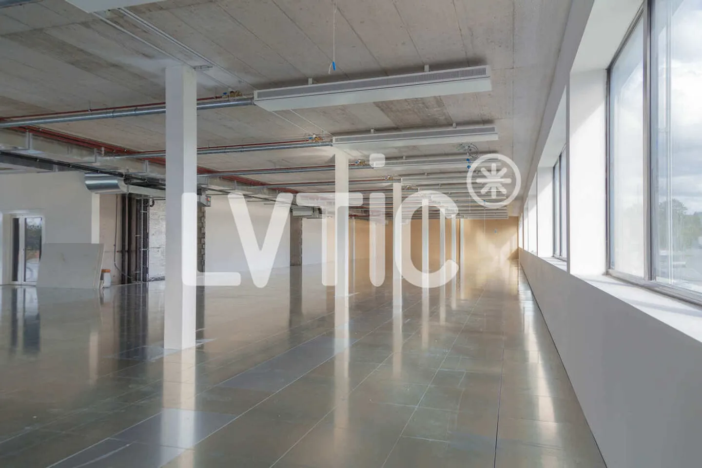 Commercial/Artisanal premises from 250 m2 for rent in Etoy - Photo 7 of 13