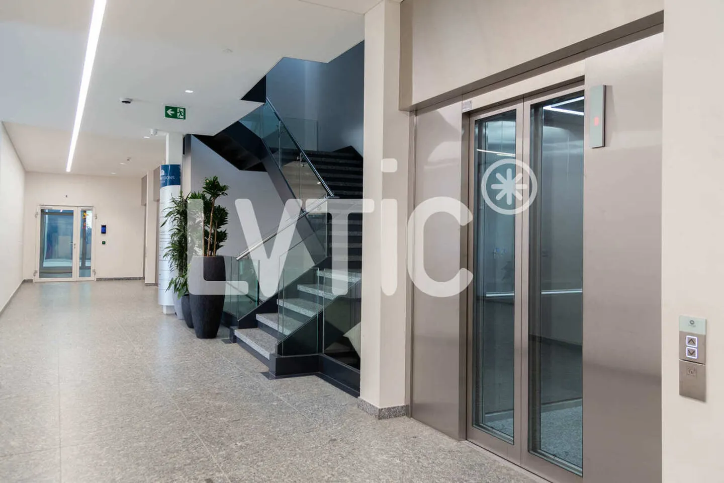 Commercial/Artisanal premises from 250 m2 for rent in Etoy - Photo 10 of 13