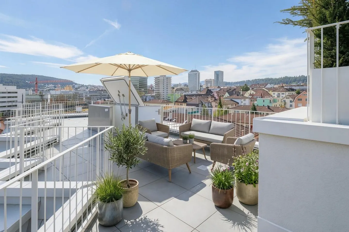 Première occupation : Appartement mansardé de haute qualité avec toit-terrasse panoramique privé - Photo 2 sur 13