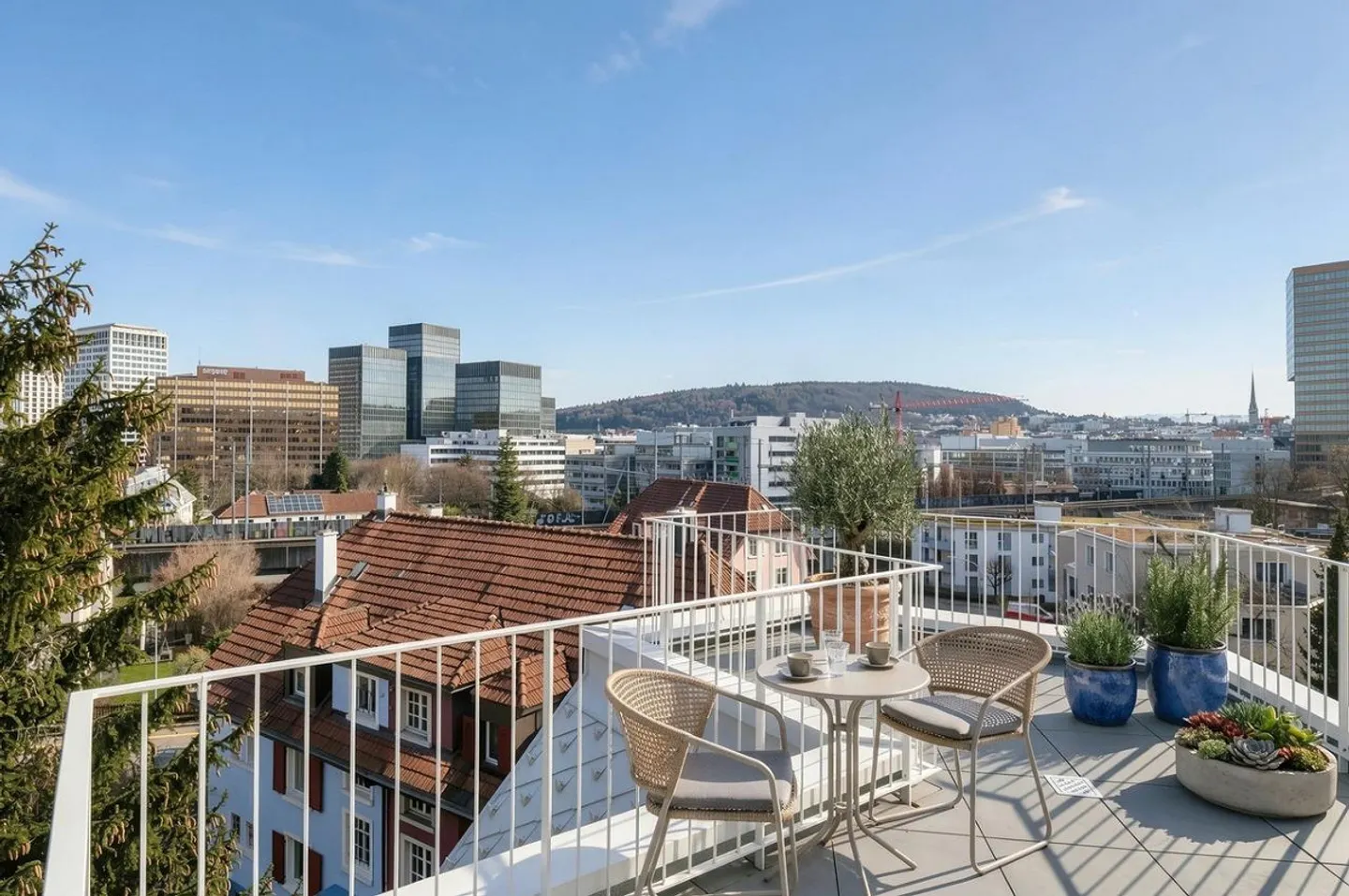Première occupation : Appartement mansardé de haute qualité avec toit-terrasse panoramique privé - Photo 3 sur 13