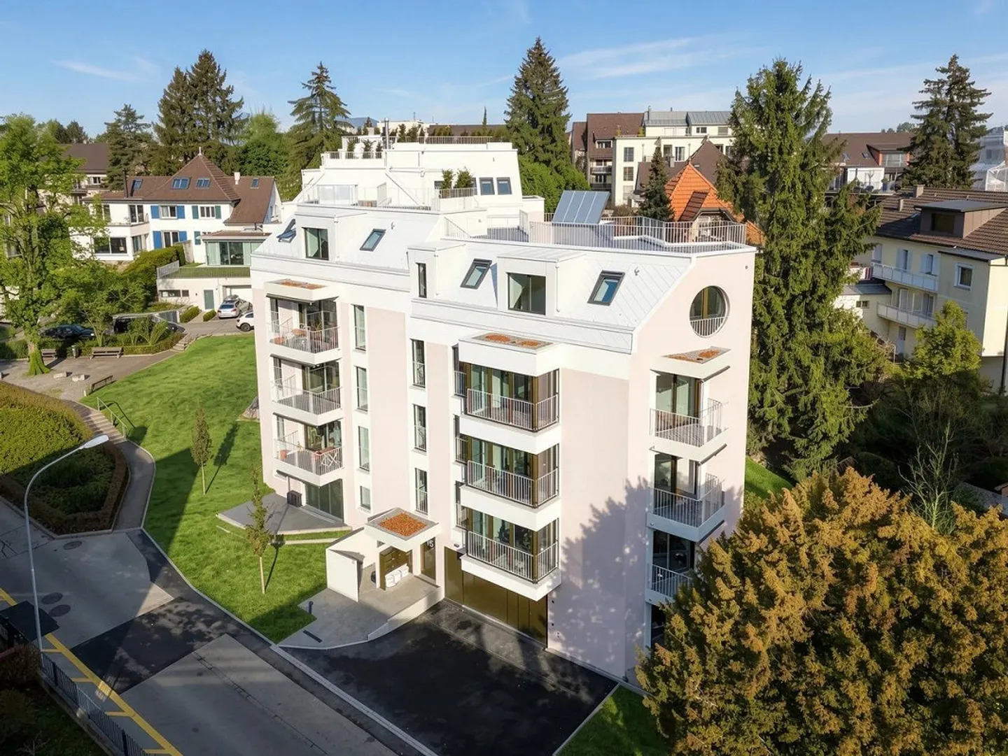 Première occupation : Appartement mansardé de haute qualité avec toit-terrasse panoramique privé - Photo 11 sur 13