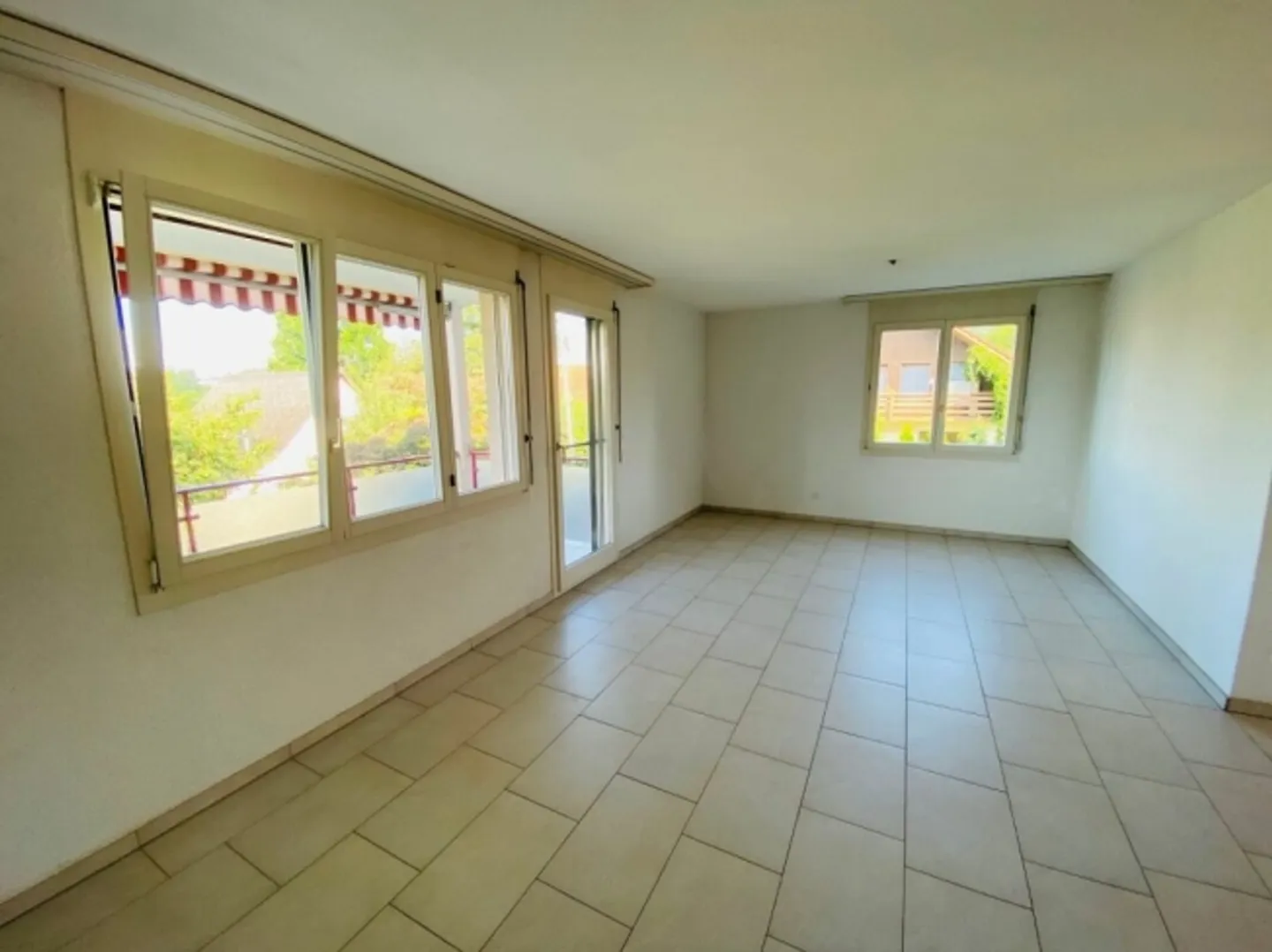 Quiet apartment in the green - Photo 2 of 12