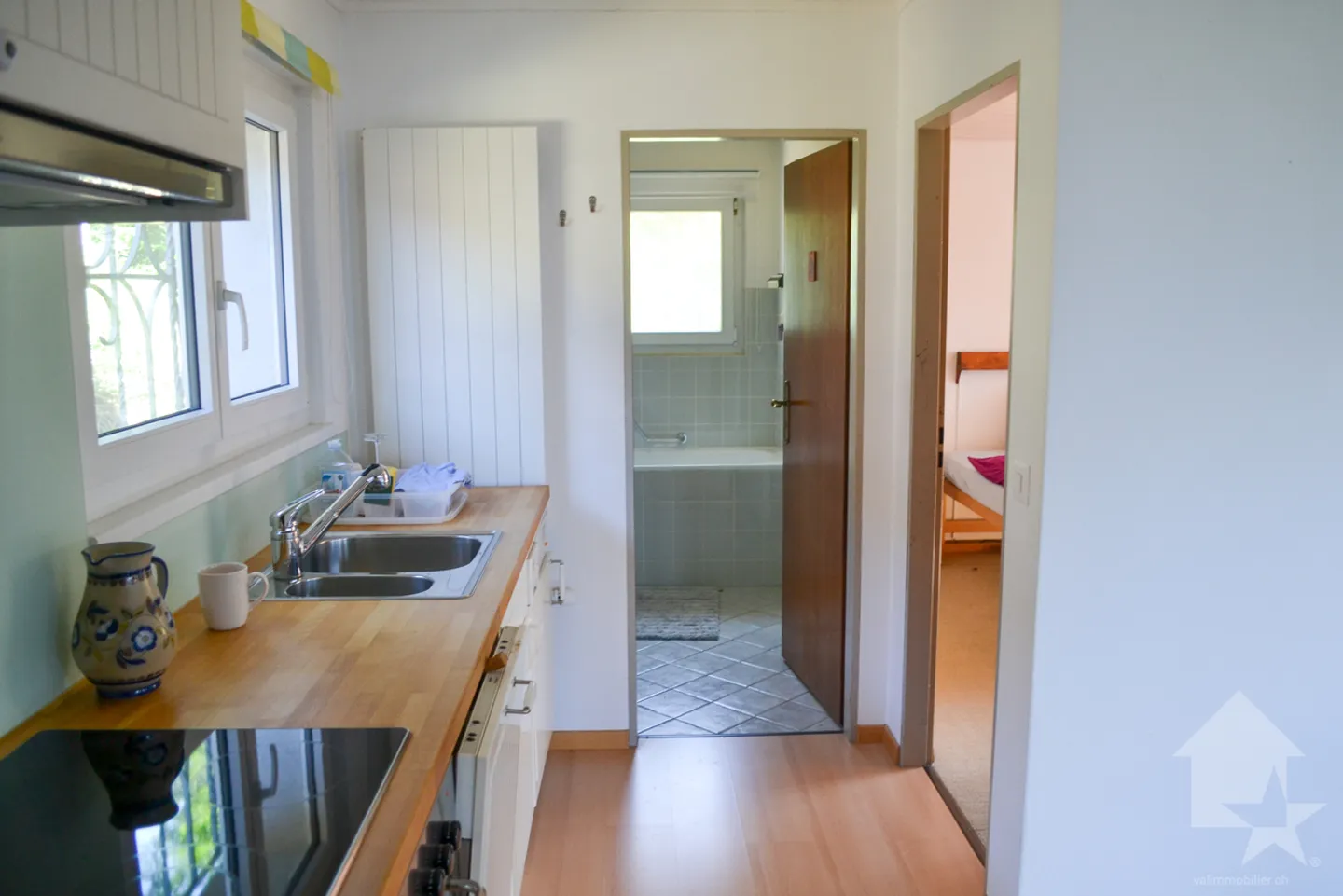 Dorfhaus mit 3 Wohnungen, zwei 3,5 Zimmer und ein 2,5 Zimmer - Foto 5 von 13