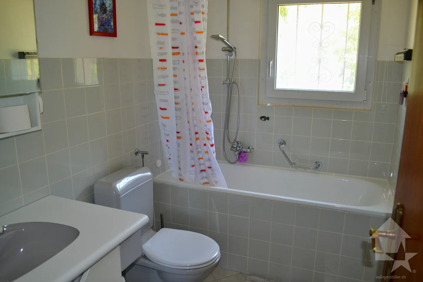 Dorfhaus mit 3 Wohnungen, zwei 3,5 Zimmer und ein 2,5 Zimmer - Foto 6 von 13