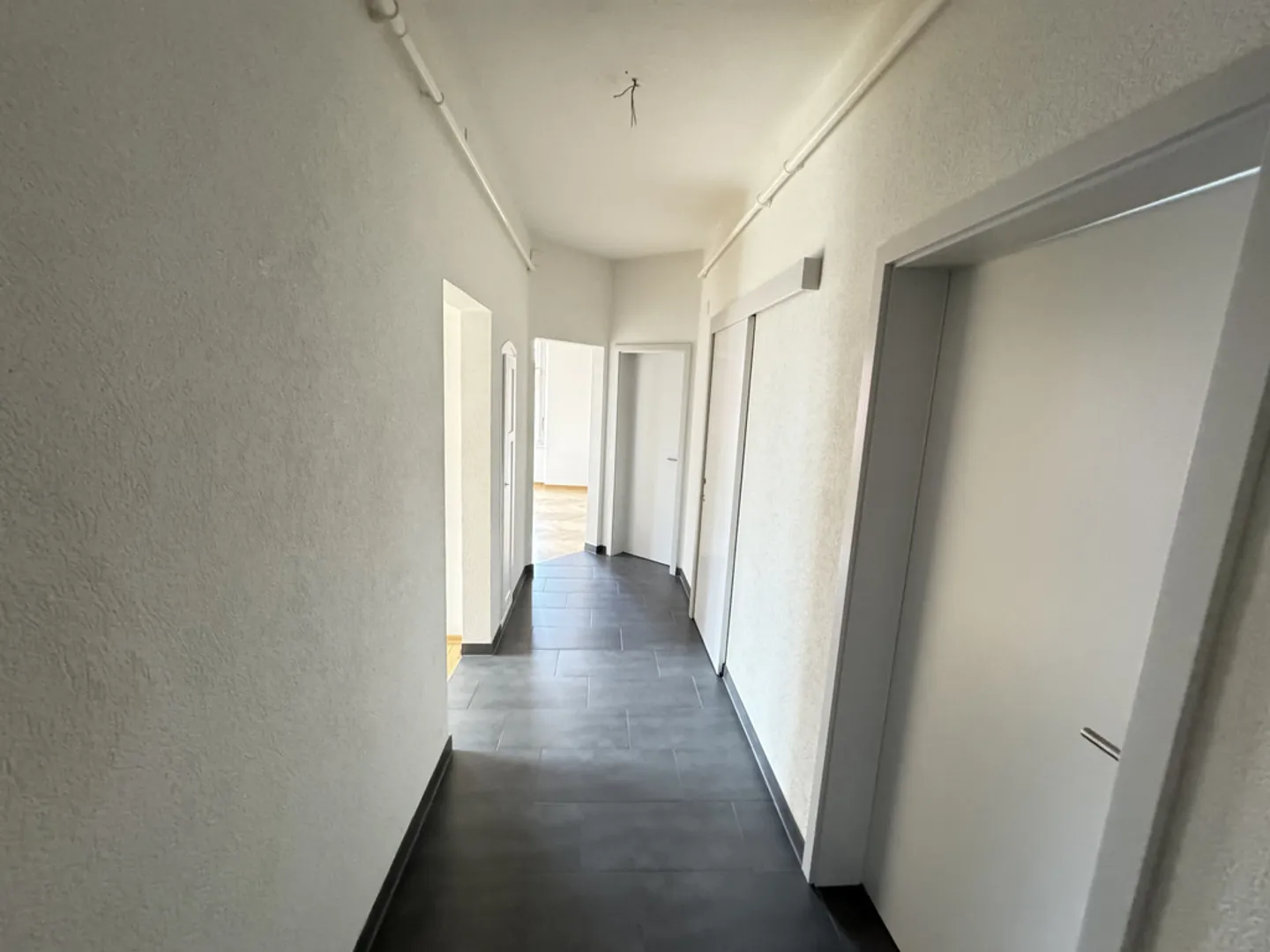 Gemischt genutztes Gebäude 4 Zimmer - Foto 3 von 9