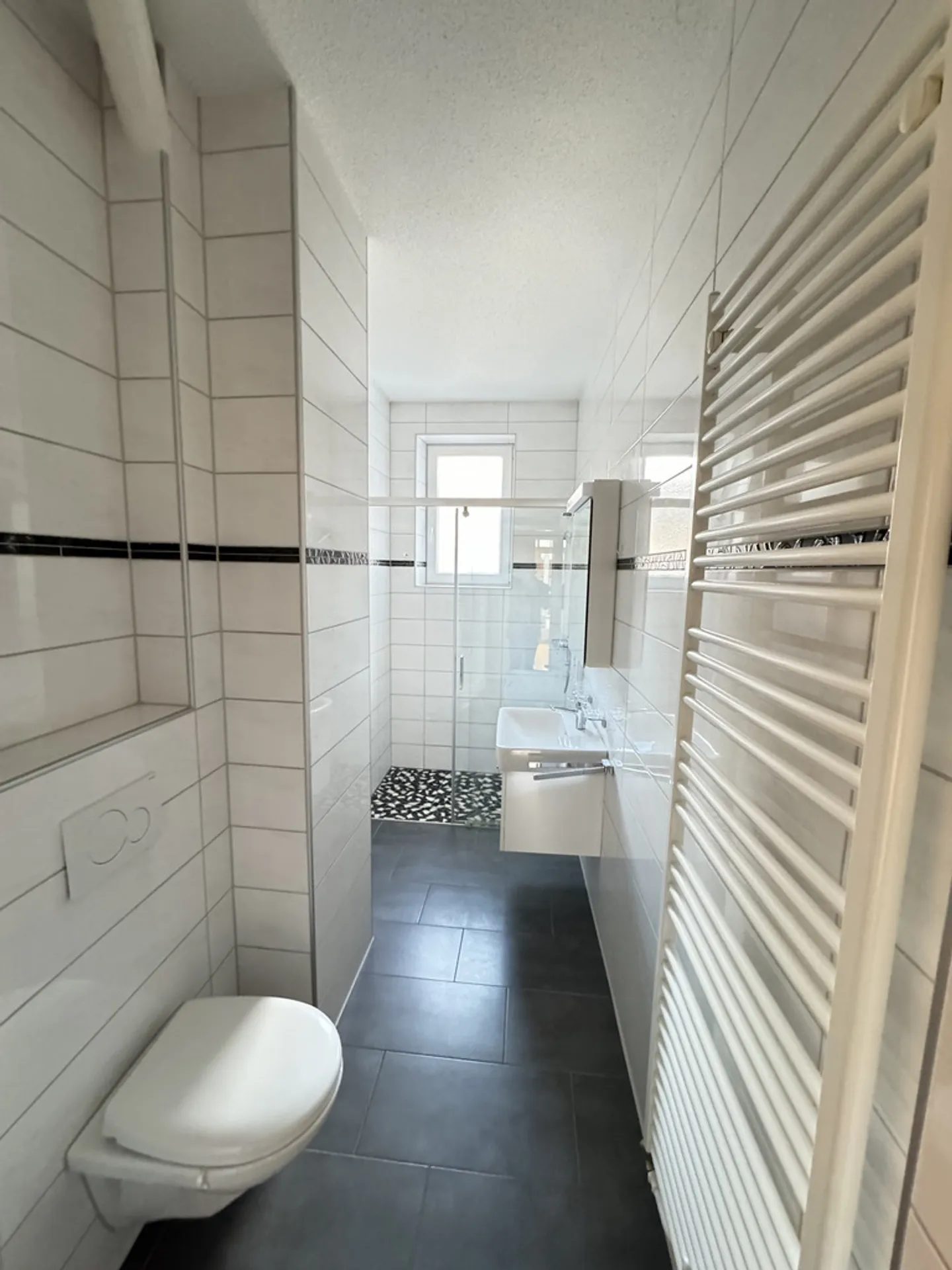 Gemischt genutztes Gebäude 4 Zimmer - Foto 4 von 9