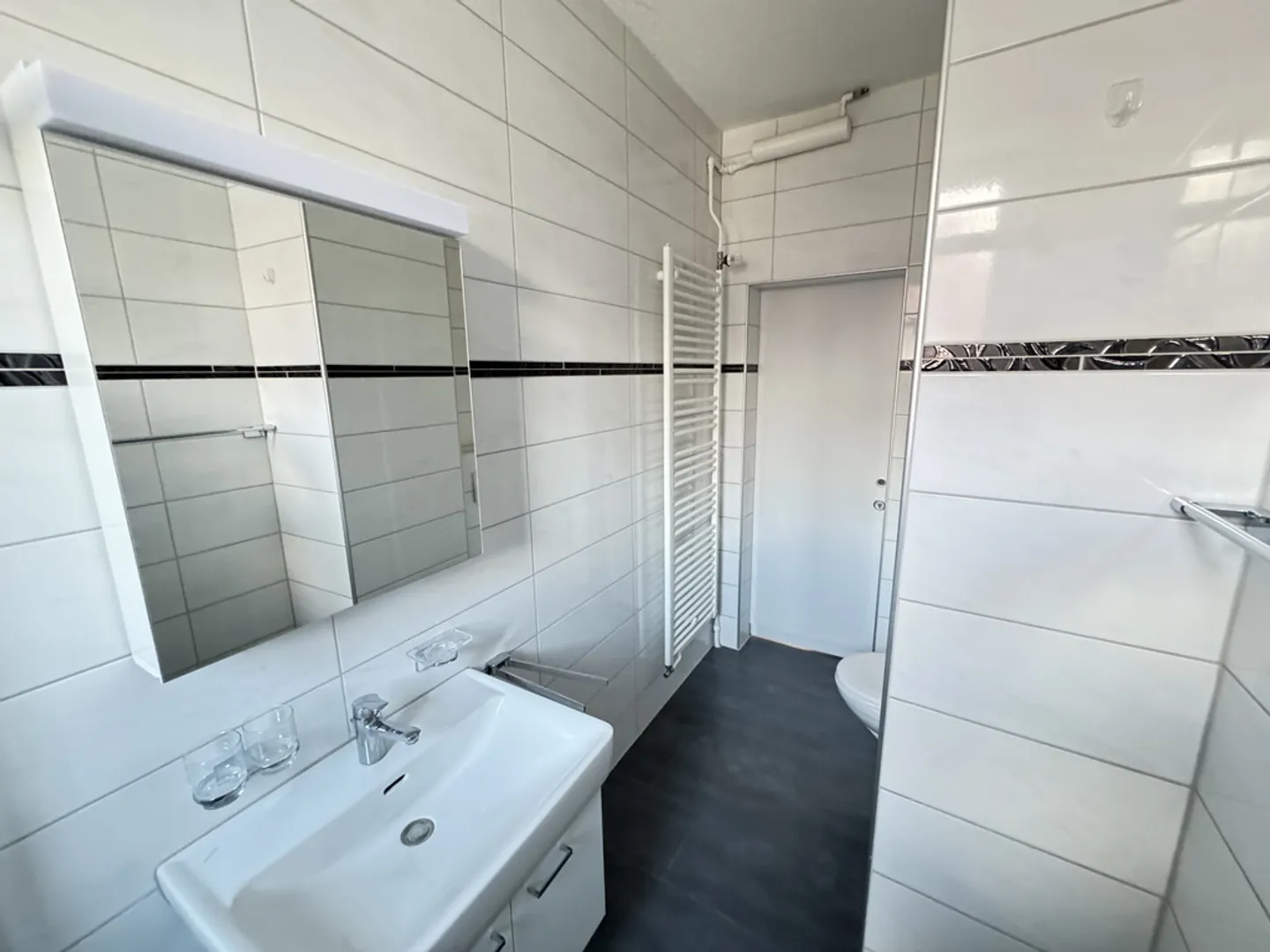 Gemischt genutztes Gebäude 4 Zimmer - Foto 5 von 9