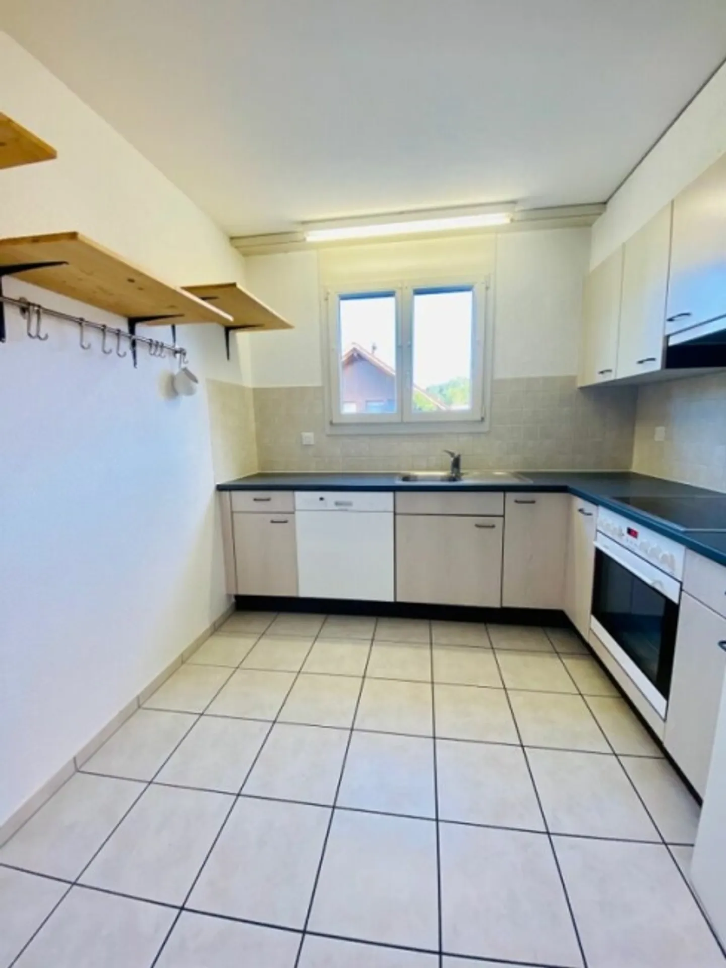Quiet apartment in the green - Photo 4 of 12