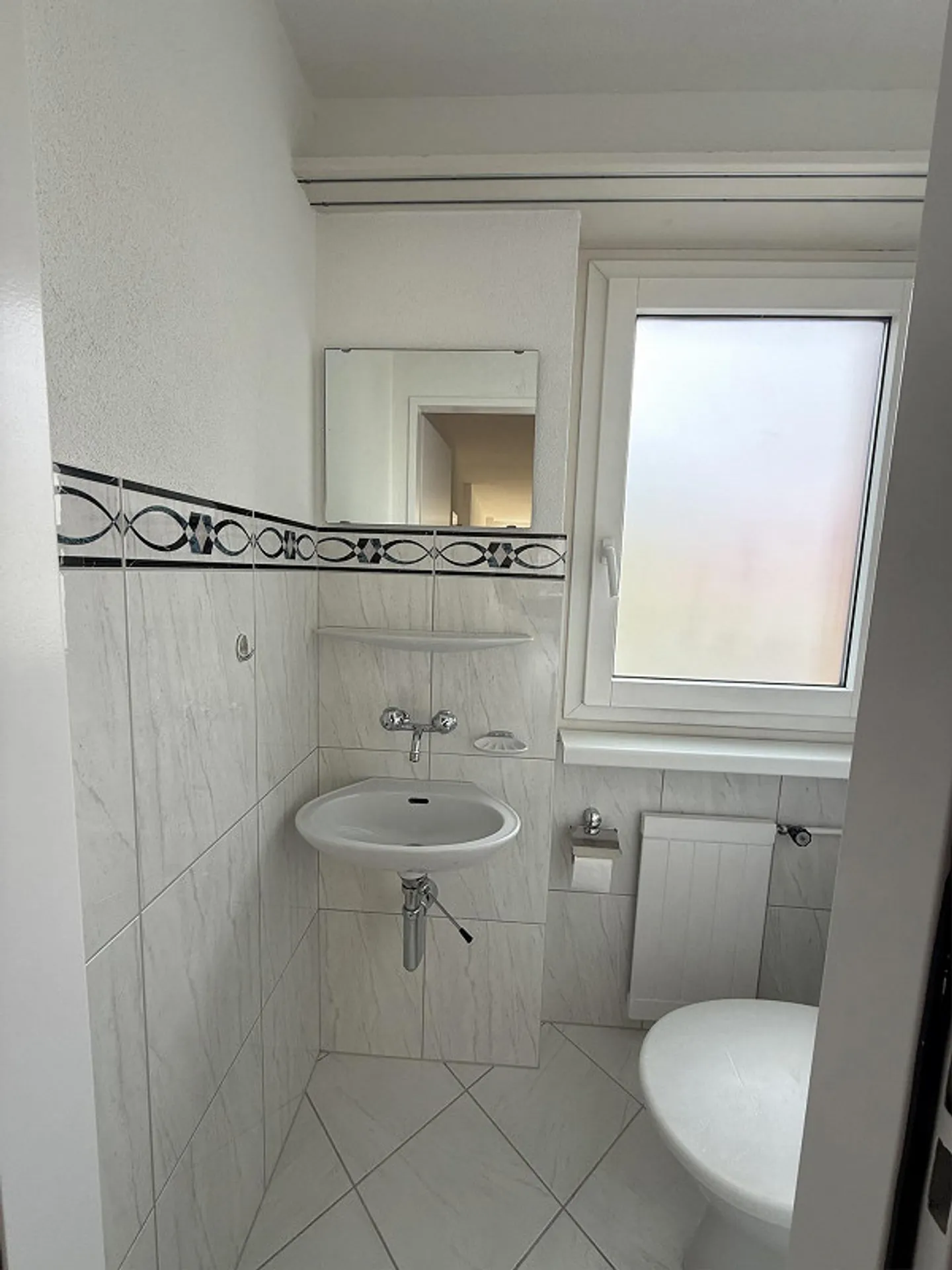 Appartamento 4.5 stanze luminoso e moderno ristrutturato (2026) in una posizione soleggiata di prima scelta - Foto 12 di 13