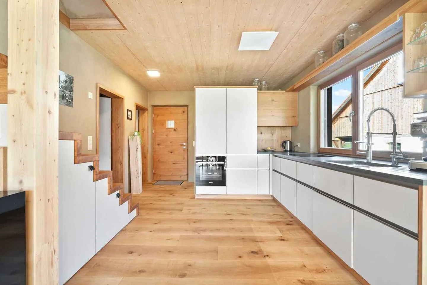 Maison en bois indépendante de 3 pièces avec vue à Galgenen - Photo 2 sur 13