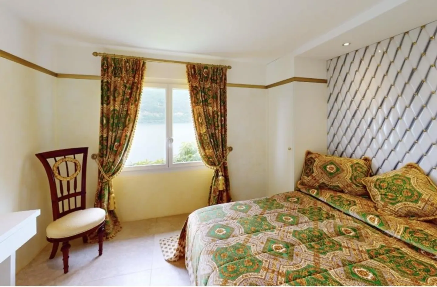 Luxury Villa with Botanical Garden - Photo 25 of 30