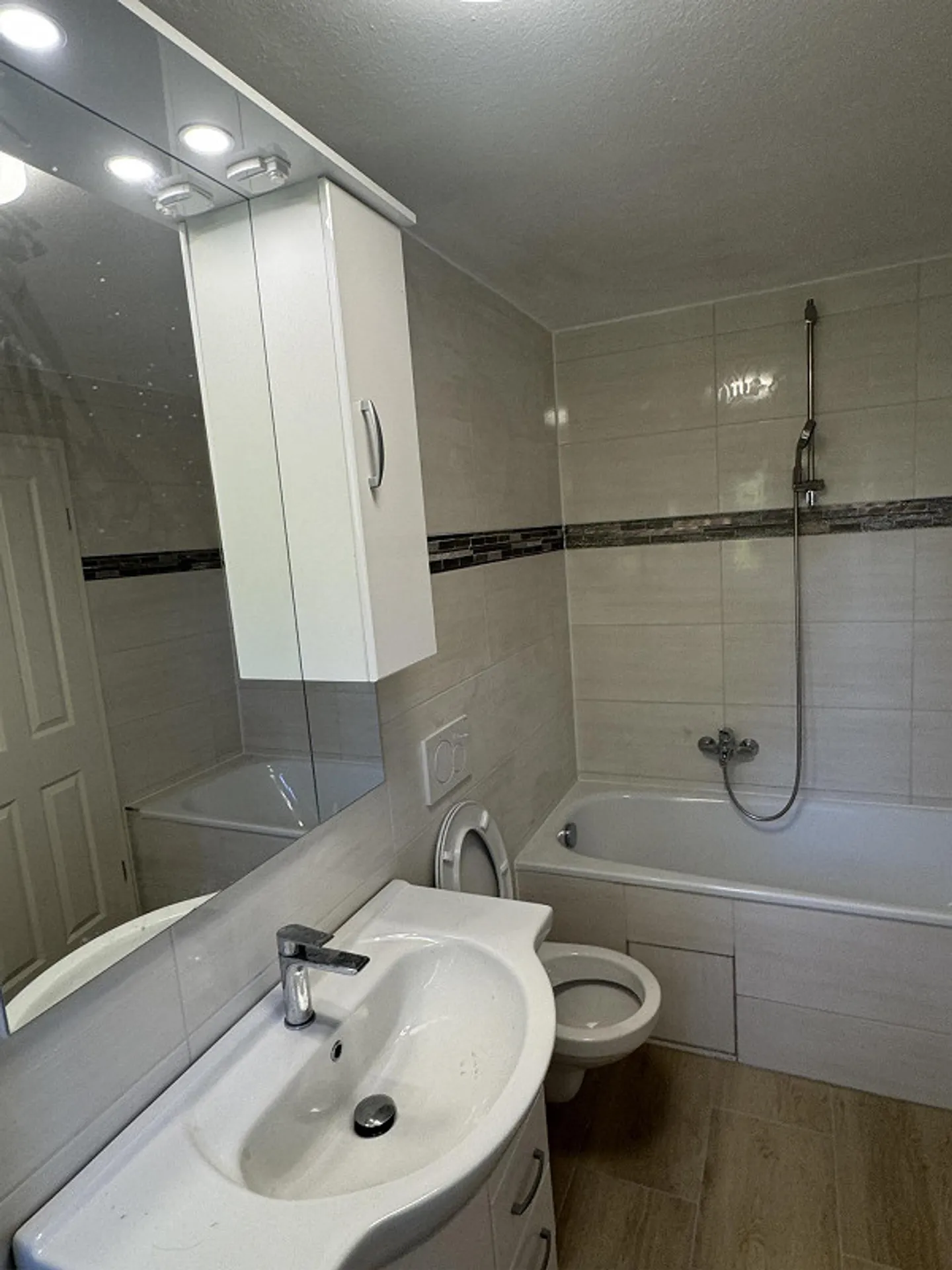 Renoviertes Doppeleinfamilienhaus - Foto 9 von 13