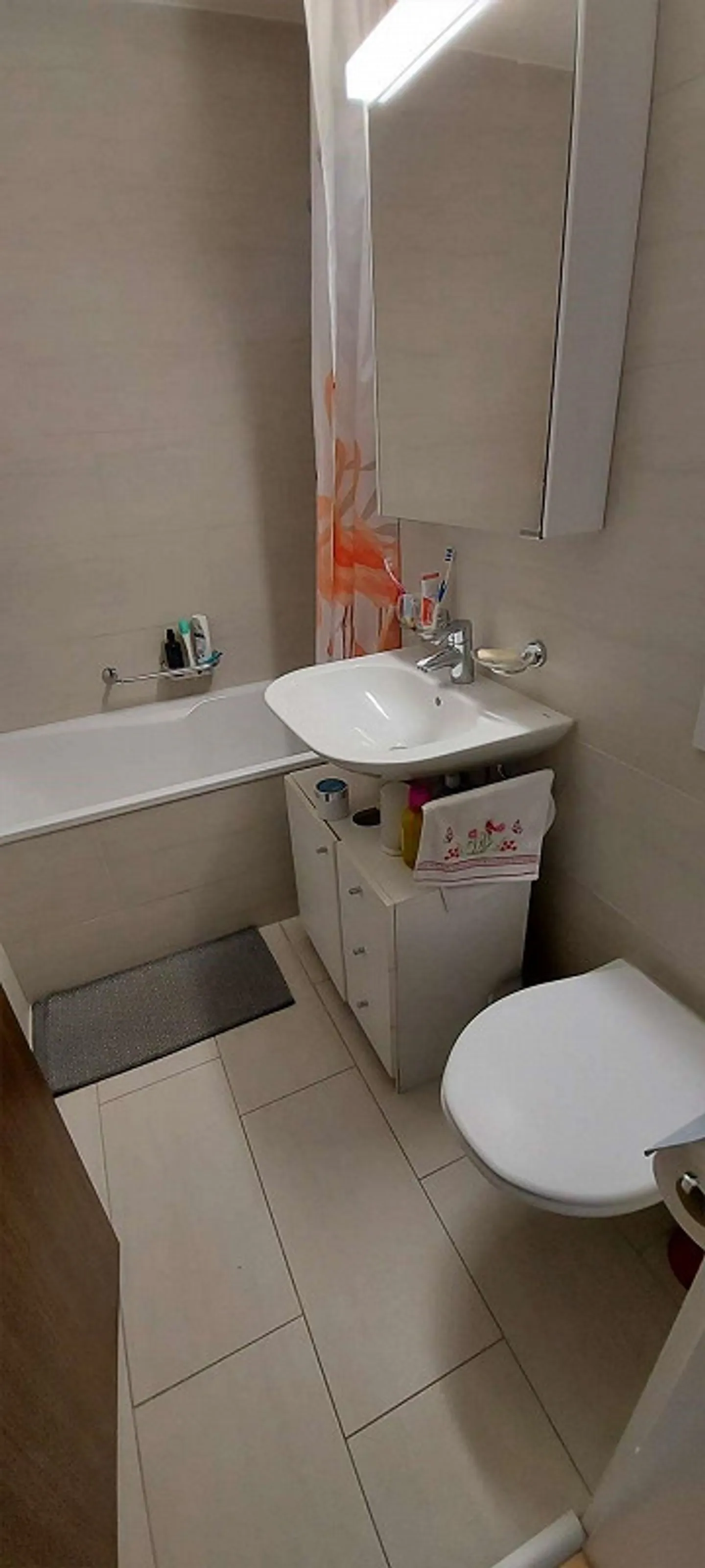 Belle appartement de 2 pièces avec vue - Photo 7 sur 8