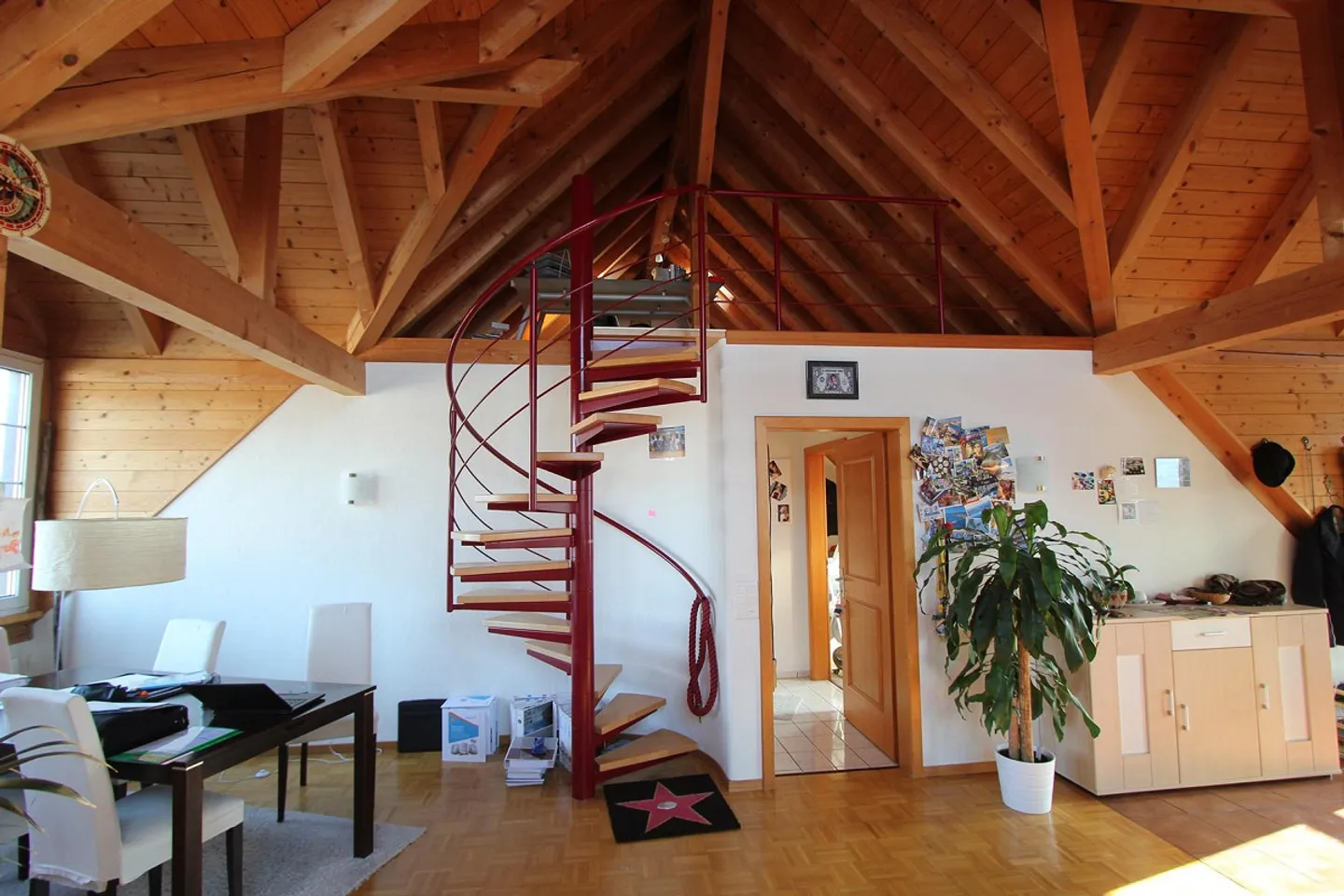 Charming 3.5-Room Attic Apartment in Eschenz - Photo 3 of 13